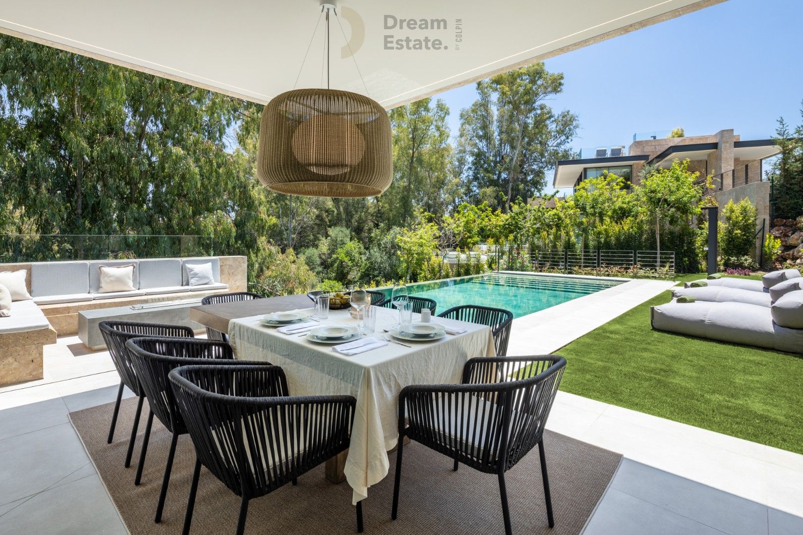 New contemporary villa finished with warm materials in the coveted La Cerquilla area, Nueva Andalucia. foto 12