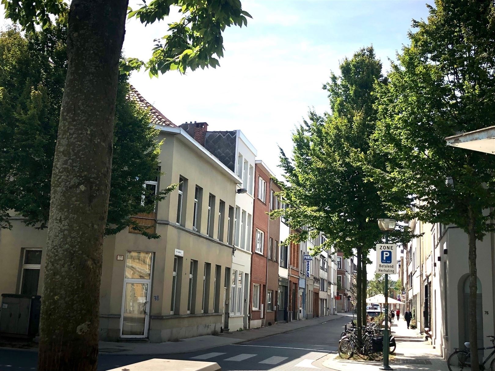 Te renoveren opbrengsthuis bij Statiestraat en Groen kwartier. foto 2