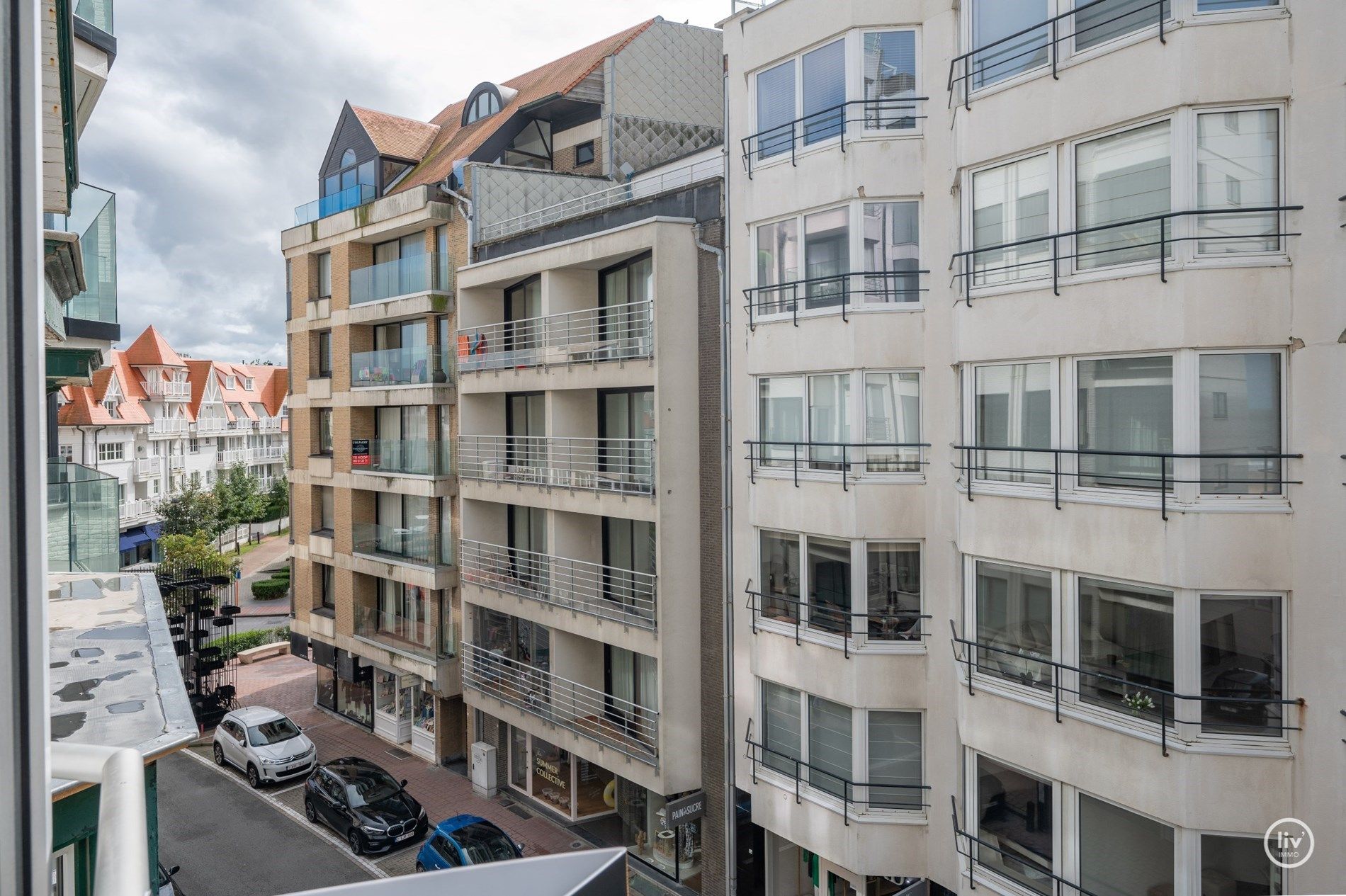 Volledig gerenoveerd appartement met zijdelings zeezicht gelegen tussen het Lichttorenplein en Albertplein. foto 10