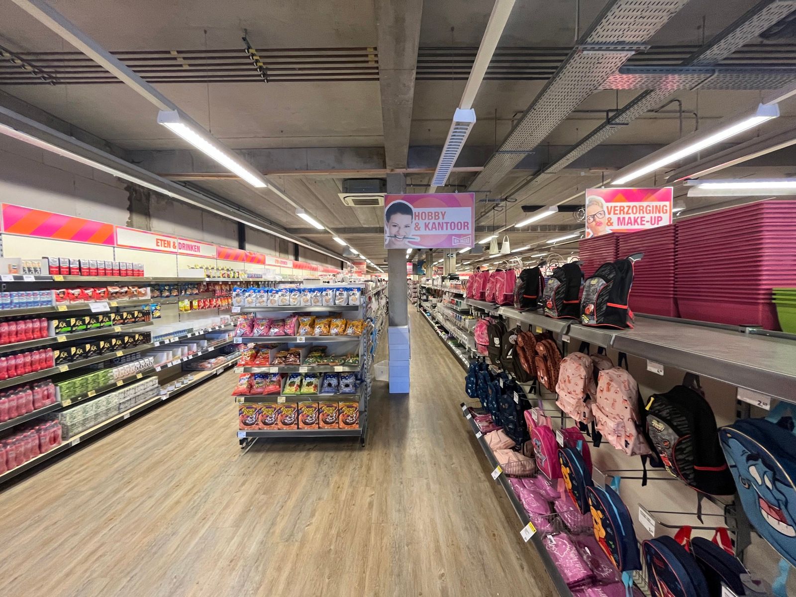 Handelsgelijkvloers te huur – Centrum Lanaken foto 9