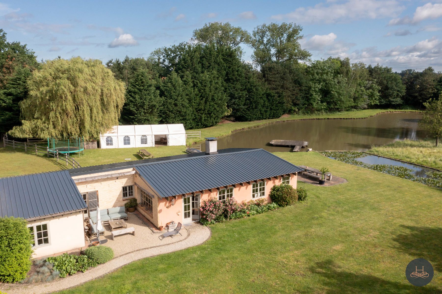 Unieke hoeve met vijver en paardenweide op 2,5ha  foto 17