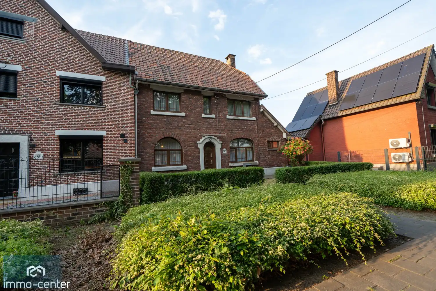 🏡 Gezinswoning met karakter in het hart van Waterschei – 3 slaapkamers, 2 garages & een royale tuin! foto 2