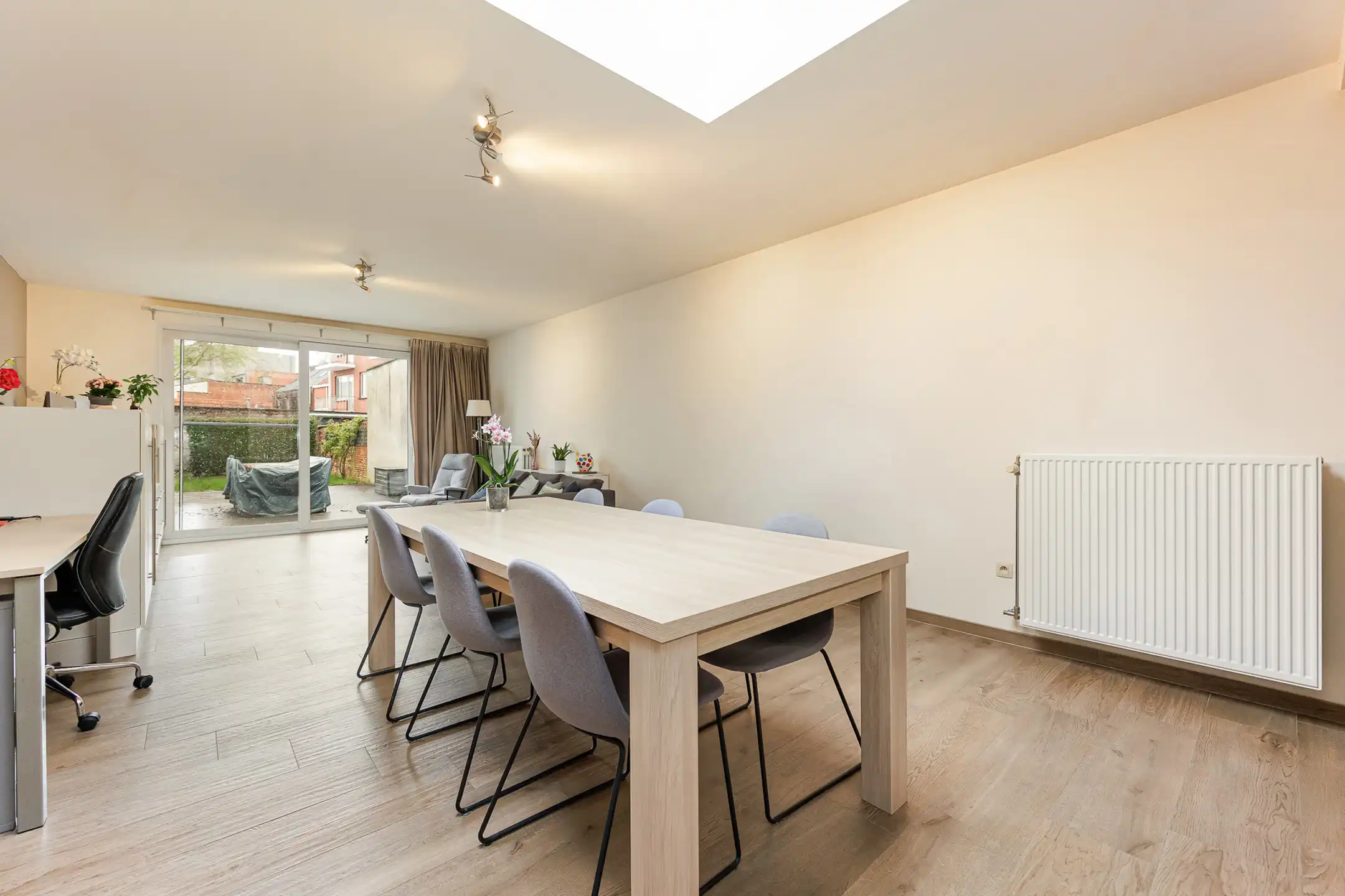Instapklare  woning met drie slaapkamers en stadstuintje foto 8
