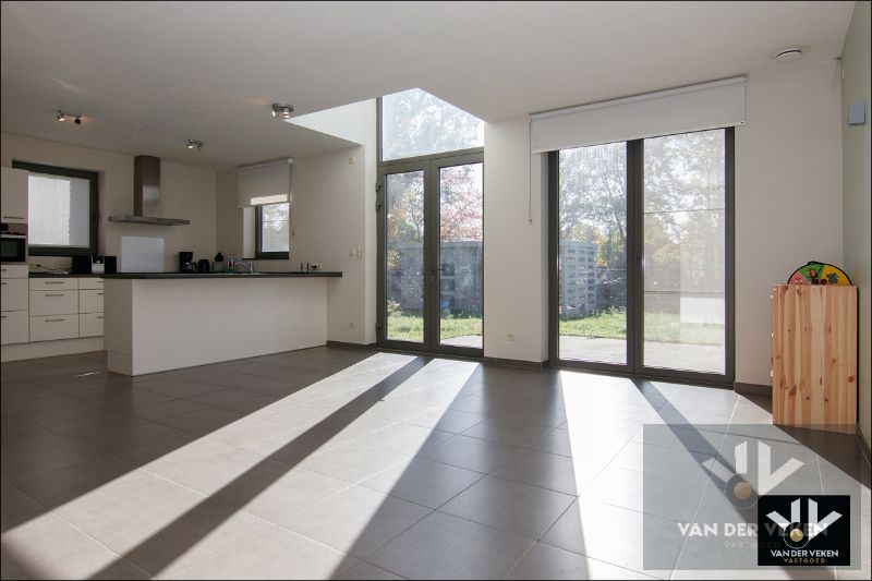 Moderne Gezinswoning aan de rand van de natuur foto 6