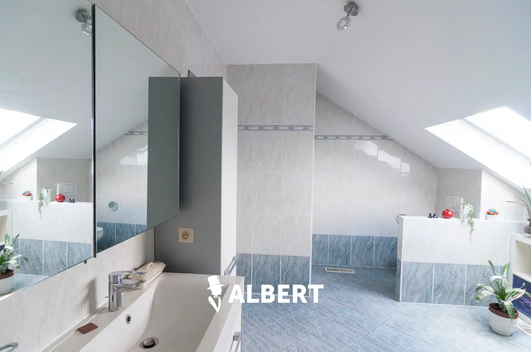  Eengezinswoning van 201m² op groot perceel  in Diepenbeek! foto 27