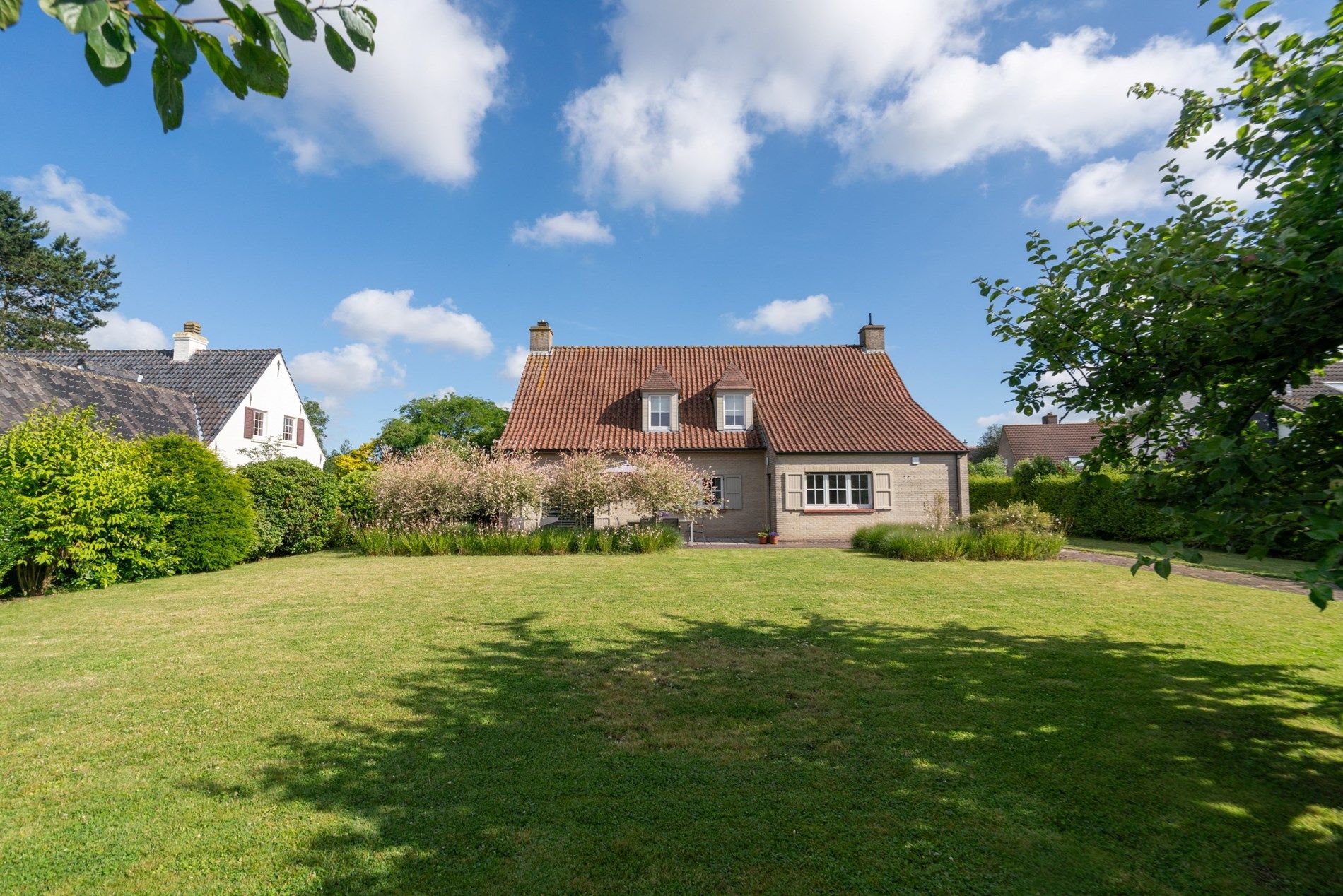 Alleenstaande villa nabij de Kalvekeetdijk te Knokke foto 1