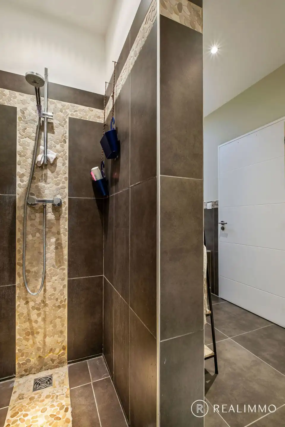 Luxueuze penthouse van 160 m² met 3 slaapkamers en parkting te Dottenijs! foto 13