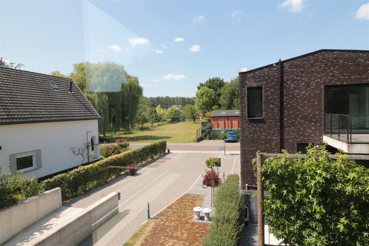 3 appartementen en 4 autostaanplaatsen foto 42