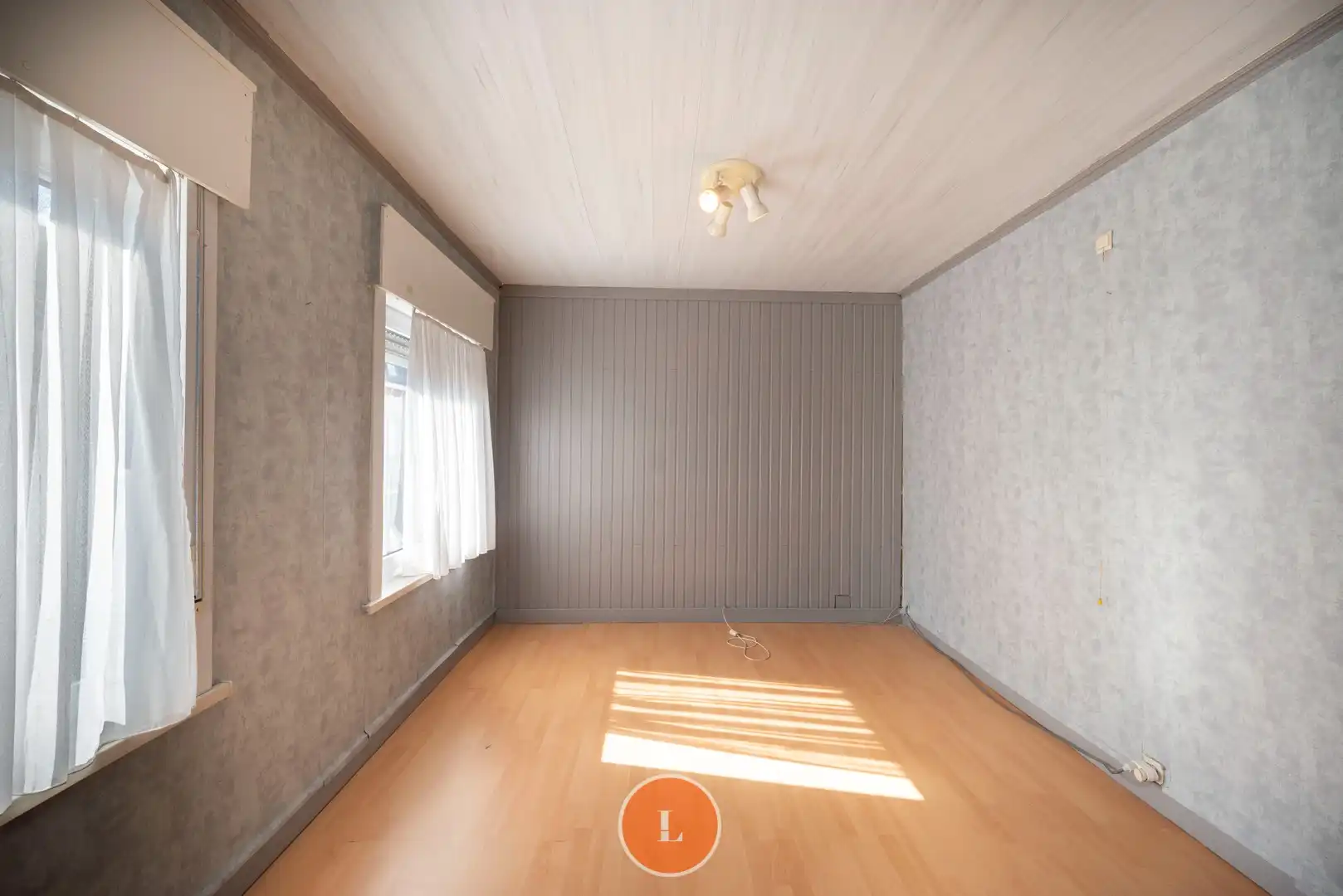 Te renoveren woning met 3 slaapkamers en garage in Menen. foto 10