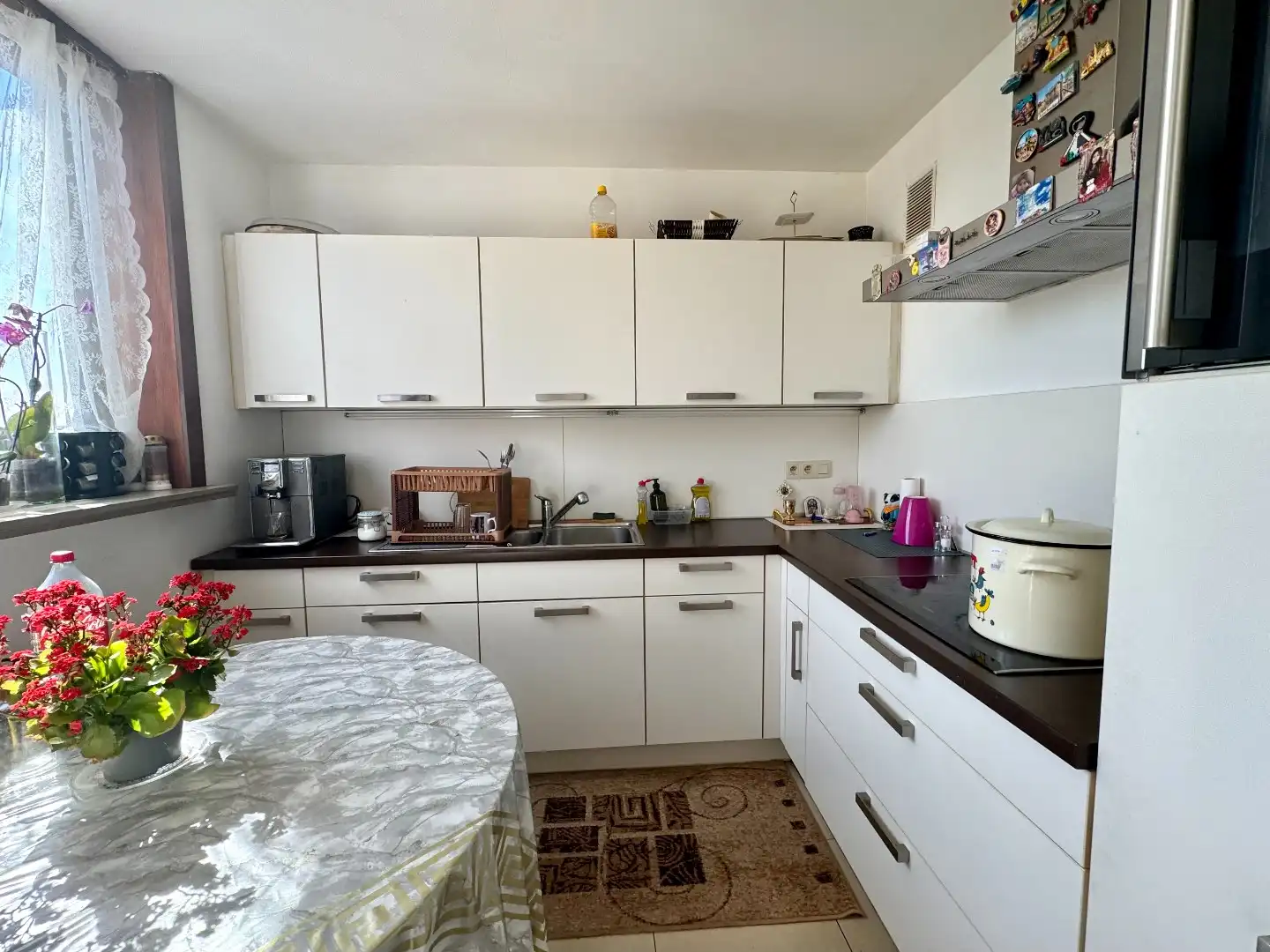 APPARTEMENT MET 3 SLPKS - BADKAMER - ZONNIG TERRAS foto 3