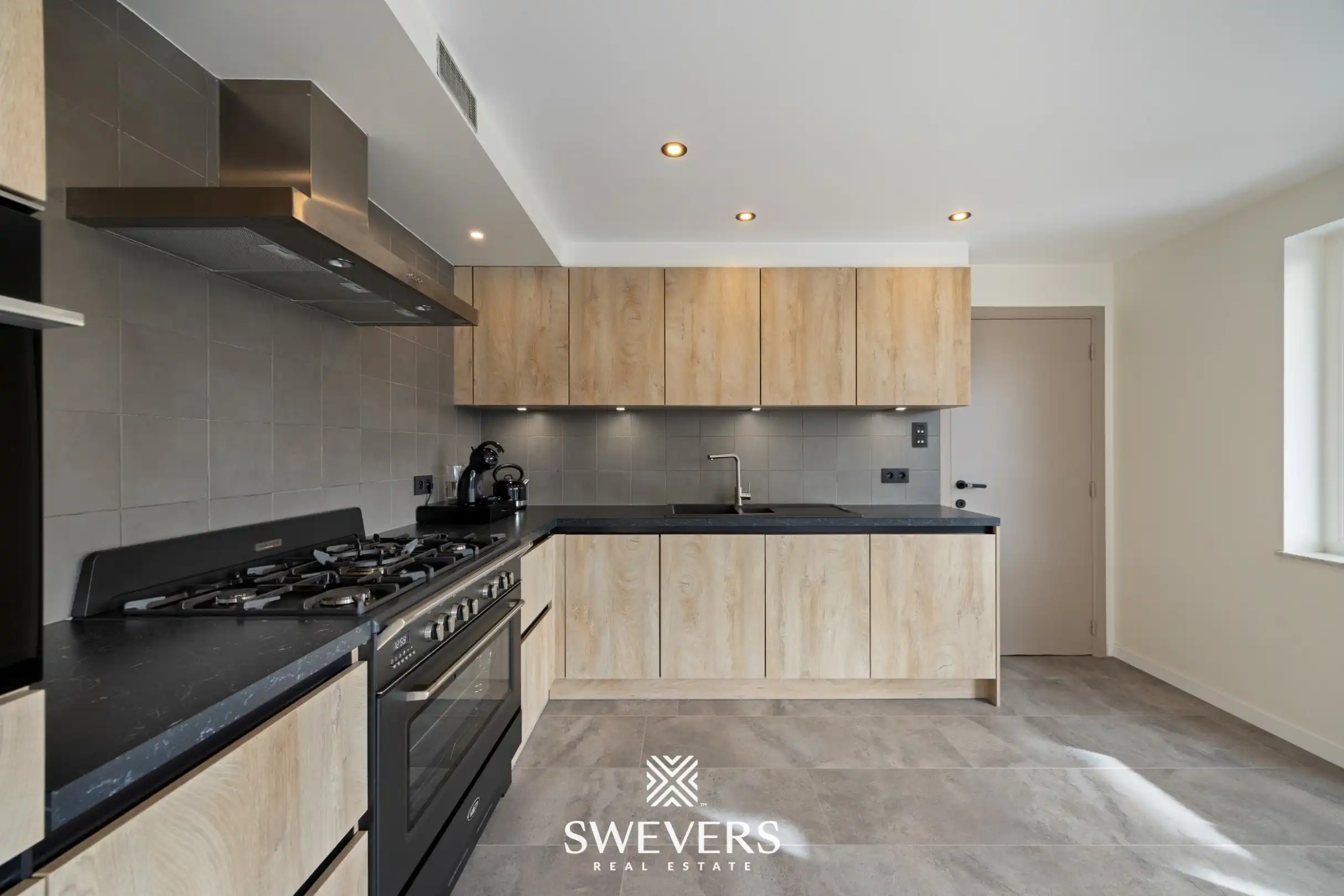 Instapklare gezinswoning met 4 slaapkamers op 9a46 in Opoeteren foto 9