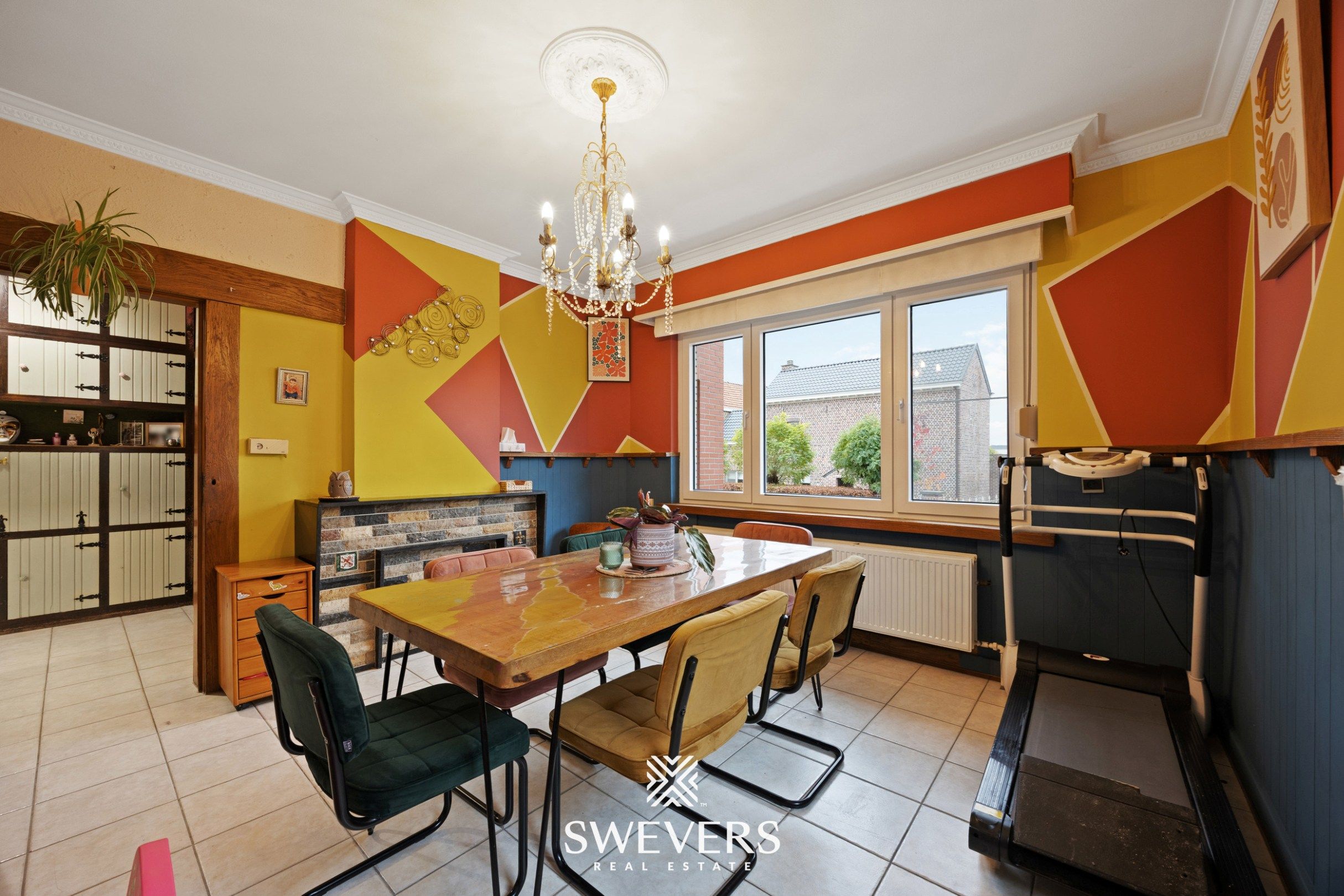 Open bebouwing met 3 slaapkamers en garage in rustige straat foto 7