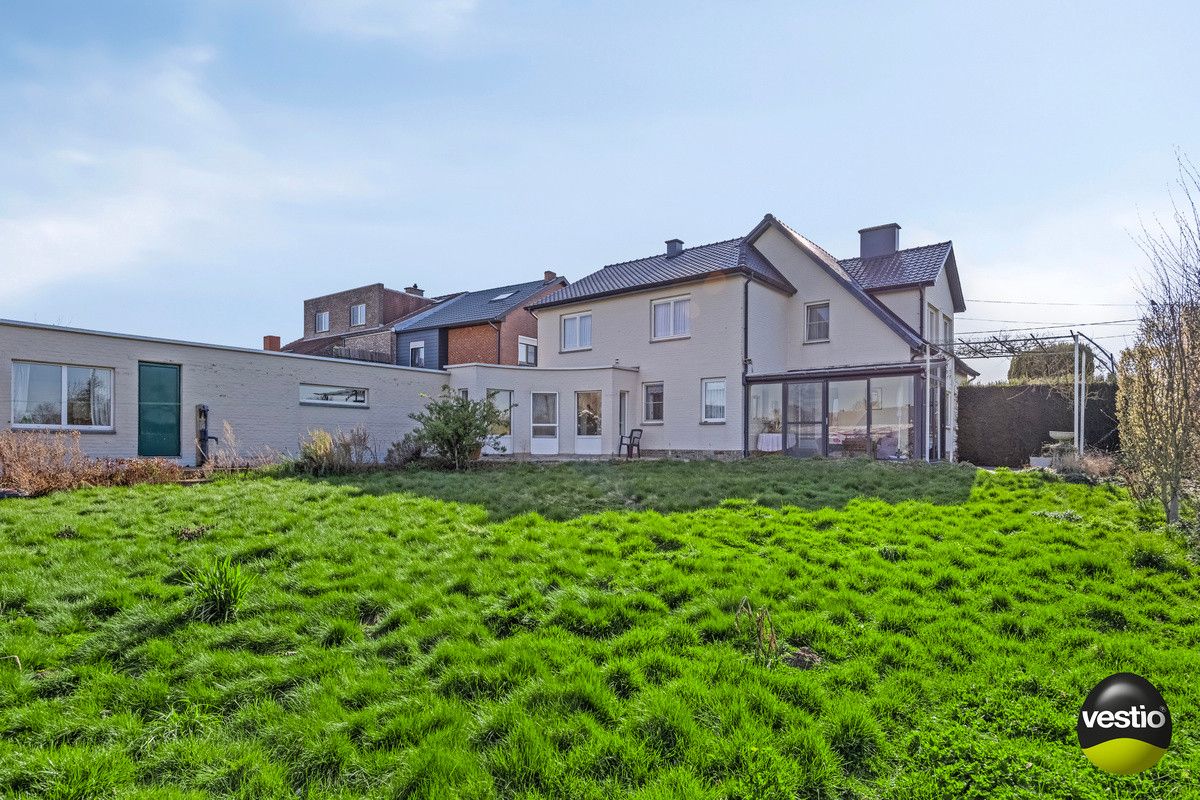 RUIME WONING MET PRAKTIJKRUIMTE OP 8A43CA TE NEREM. foto 4