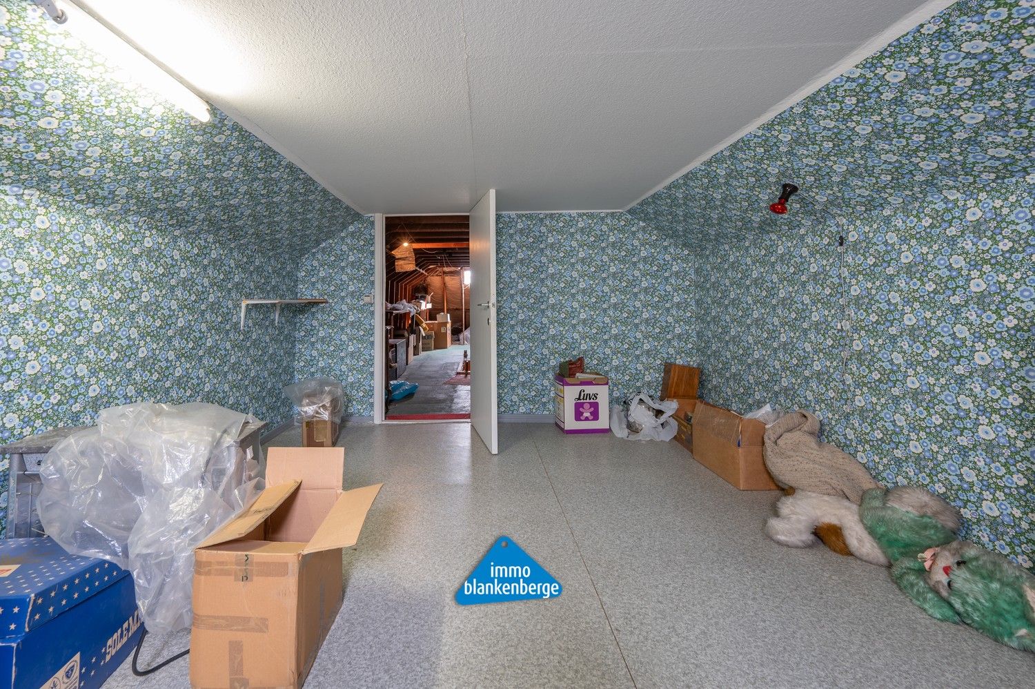 Ruime alleenstaande bungalow met tuin in rustige wijk foto 34