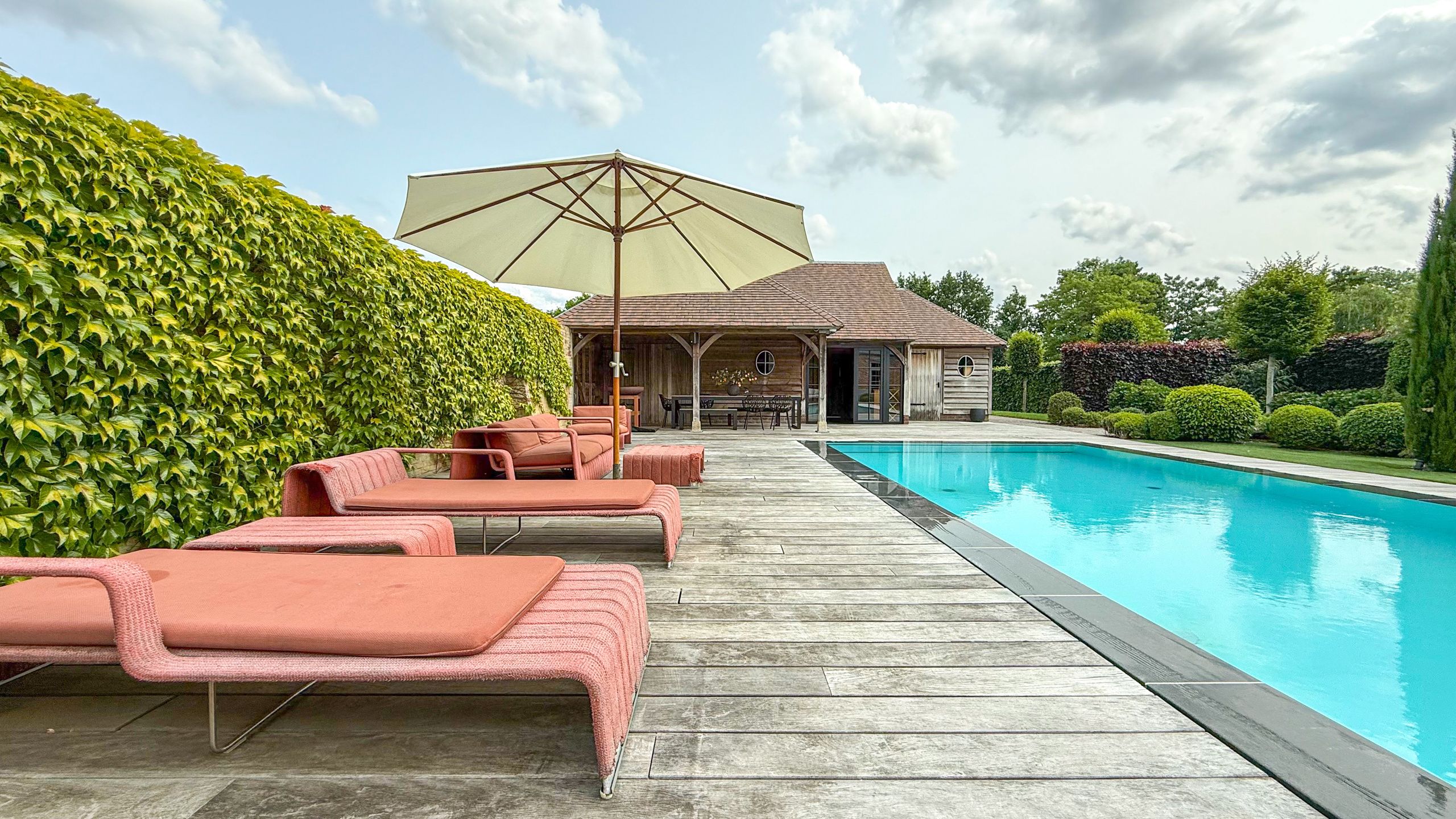 Exclusieve villa met zwembad op riant perceel in Koersel! foto 66