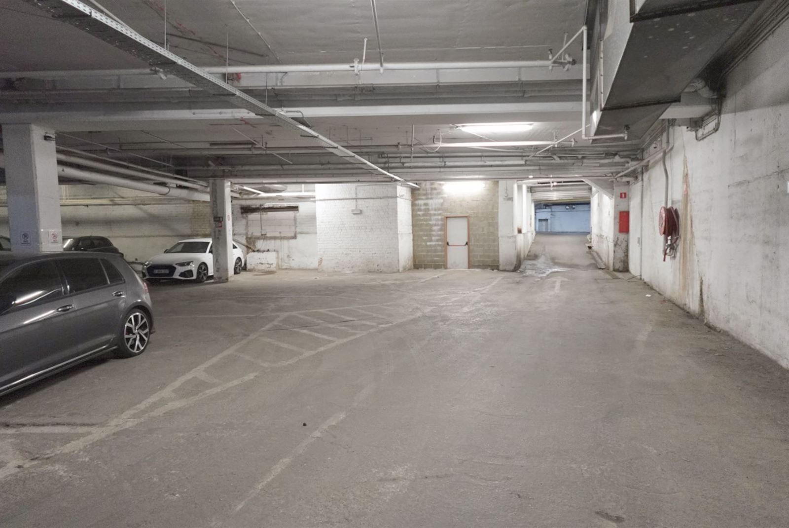 7 garages te koop in Anderlecht foto 3