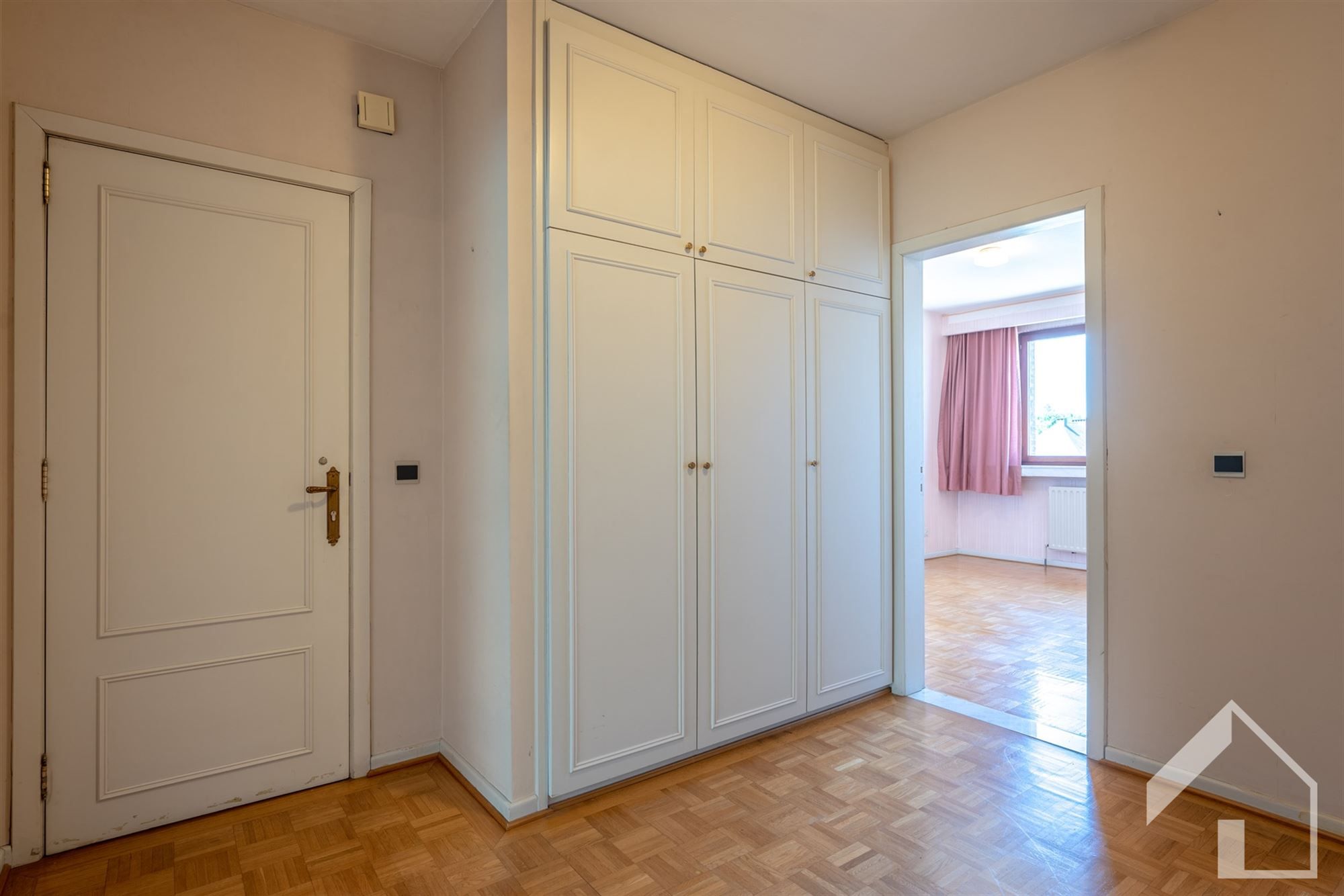 Ruim verzorgd appartement in het hart van Schoten foto 7