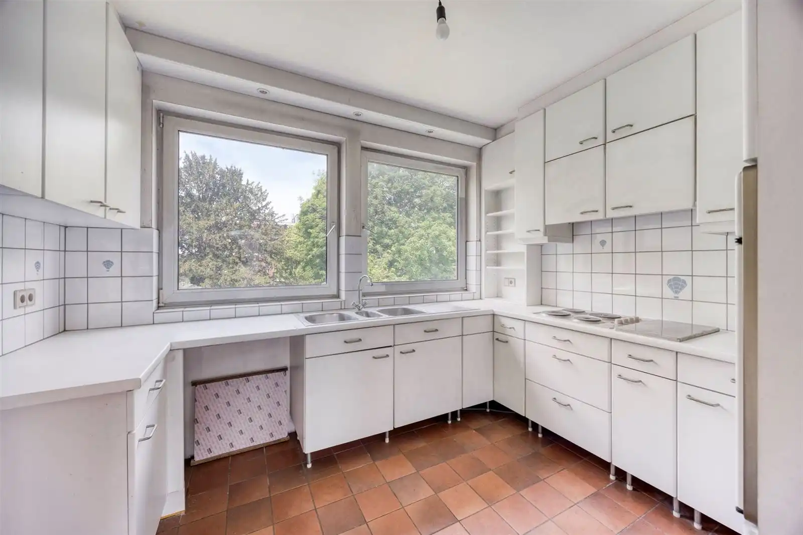 Ruime herenwoning met voormalige dokterspraktijk foto 28