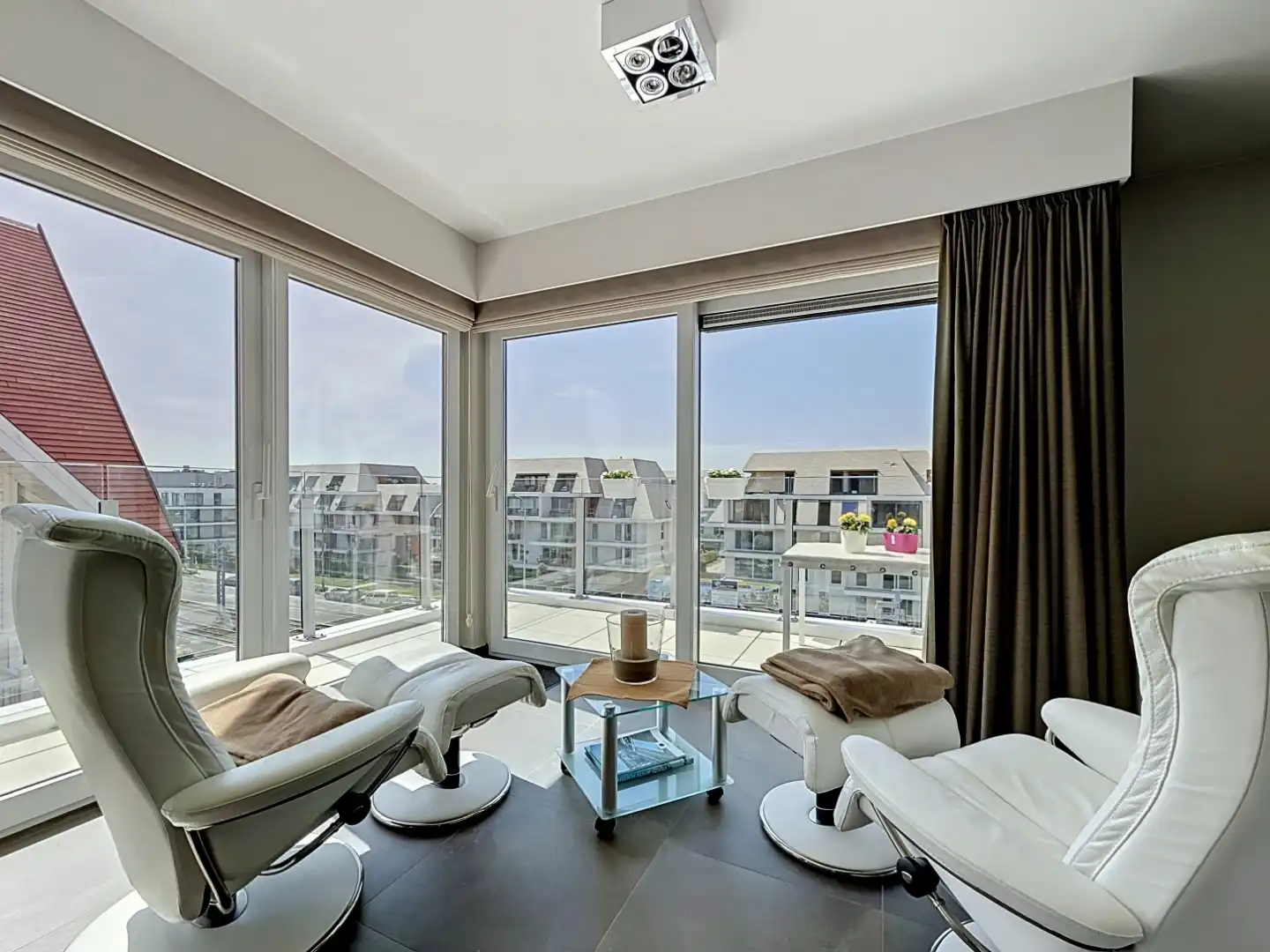 Duplex dakappartement met twee ruime terrassen op toplocatie aan het maritiem park te Nieuwpoort foto 5