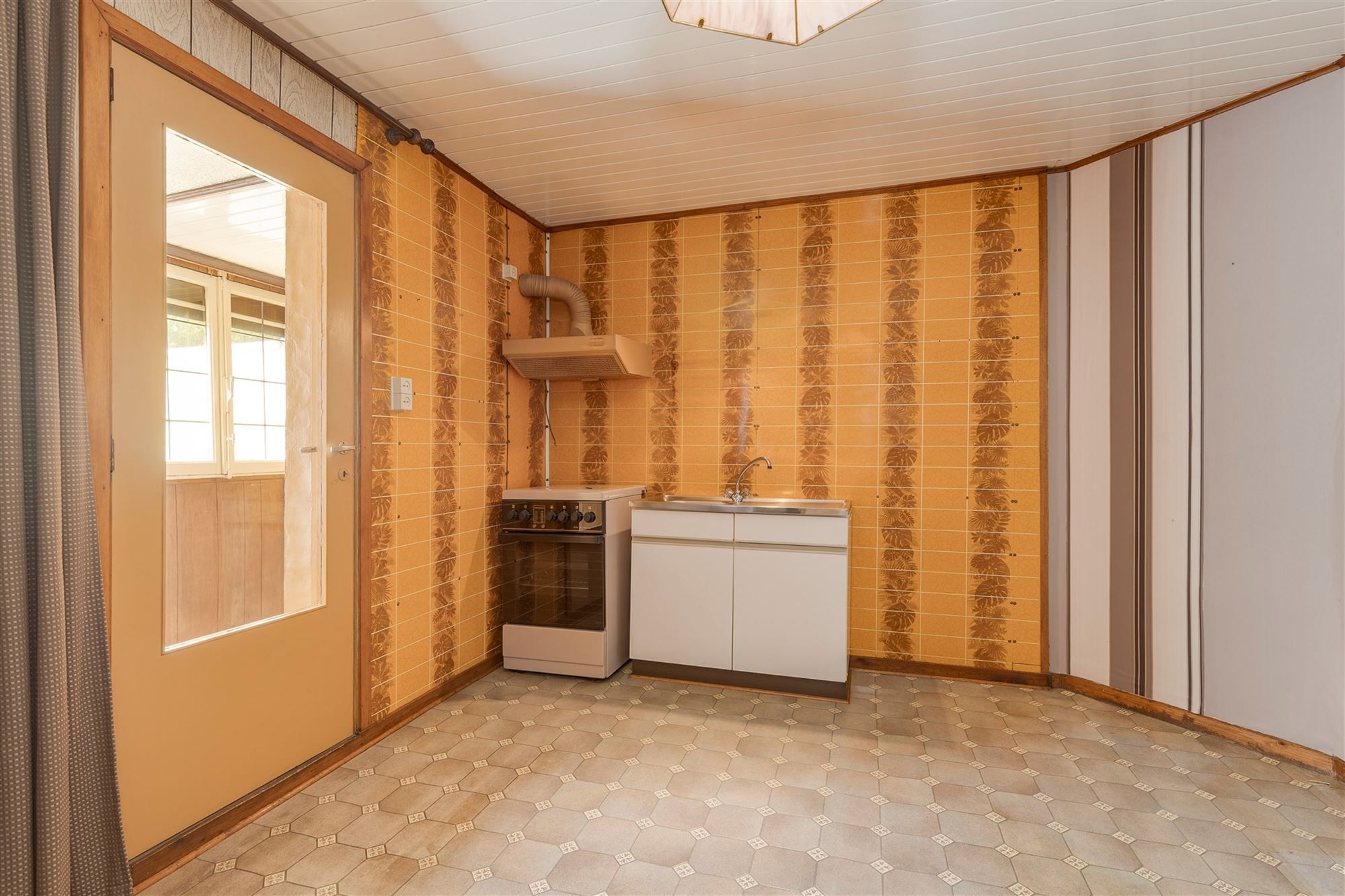 Ruim te renoveren huis met tuin en garage foto 21