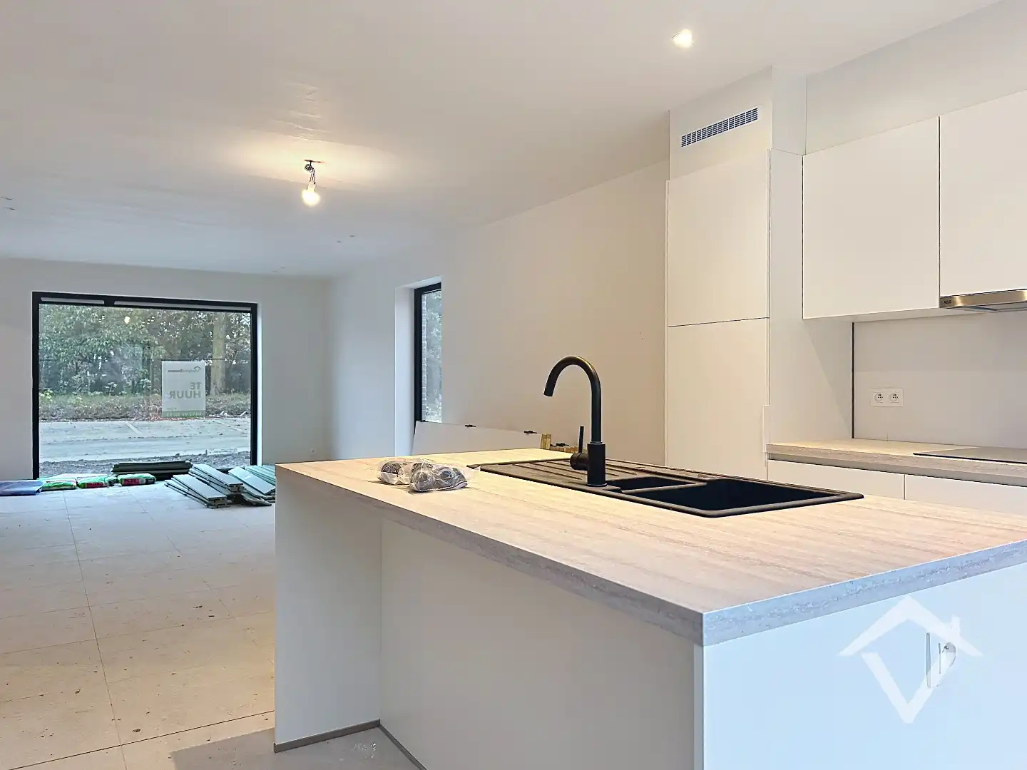 Woning met 3 slaapkamers en carport te Proven  foto 7