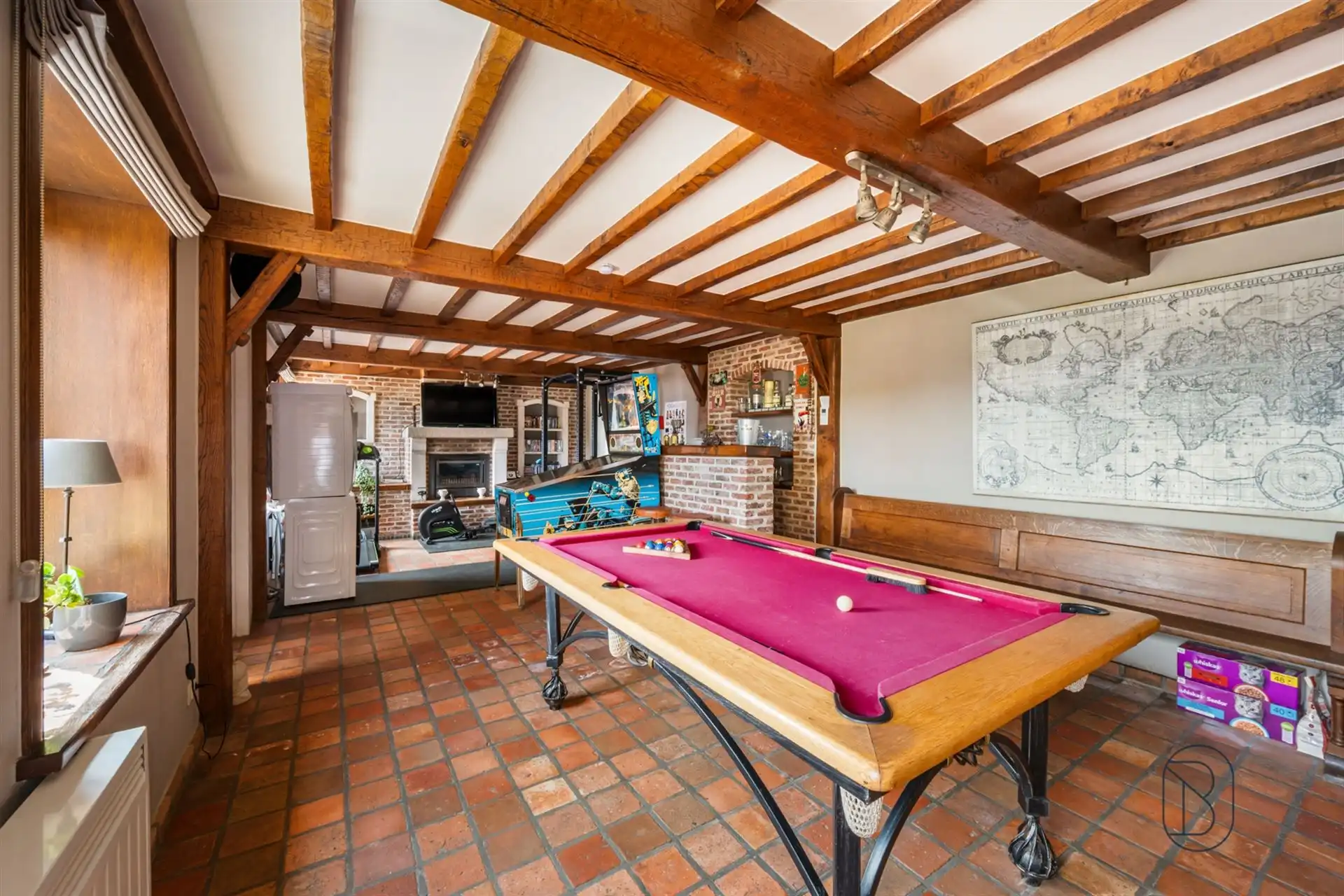 Ruime karakterwoning met 4 slk, grote tuin en charme. foto 14