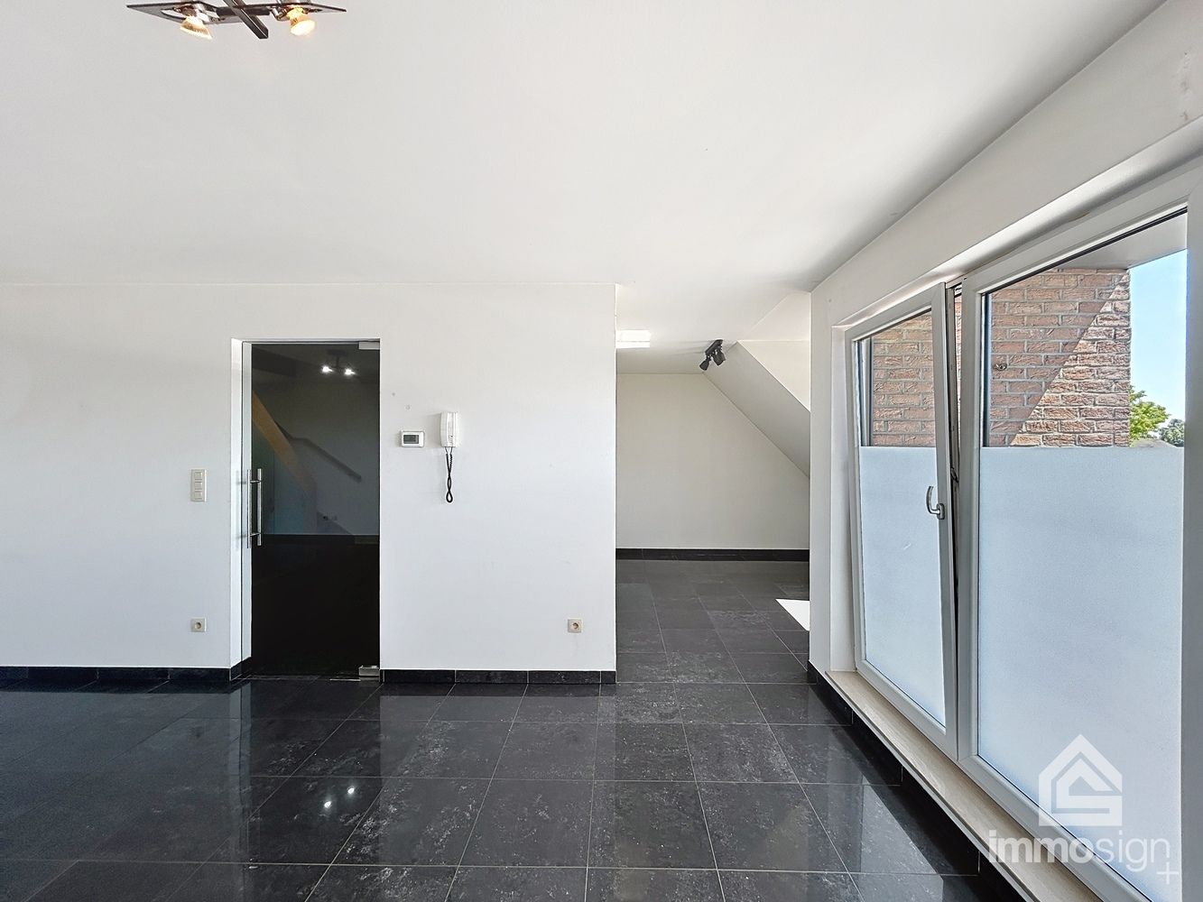 Ruim appartement met twee slaapkamers én twee terrassen te Hamont! foto 9