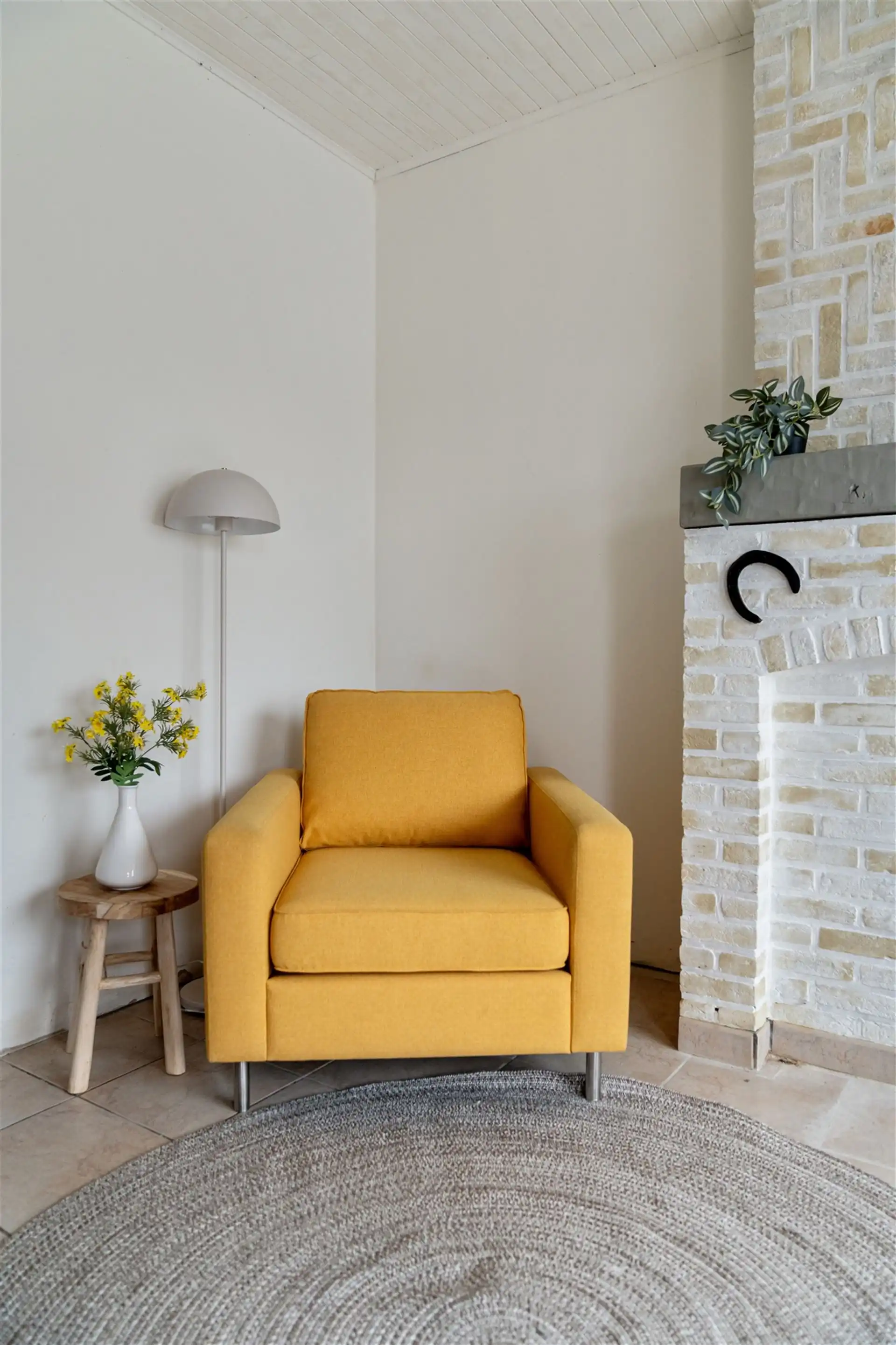 Renovatiewoning met garage en tuin. foto 2