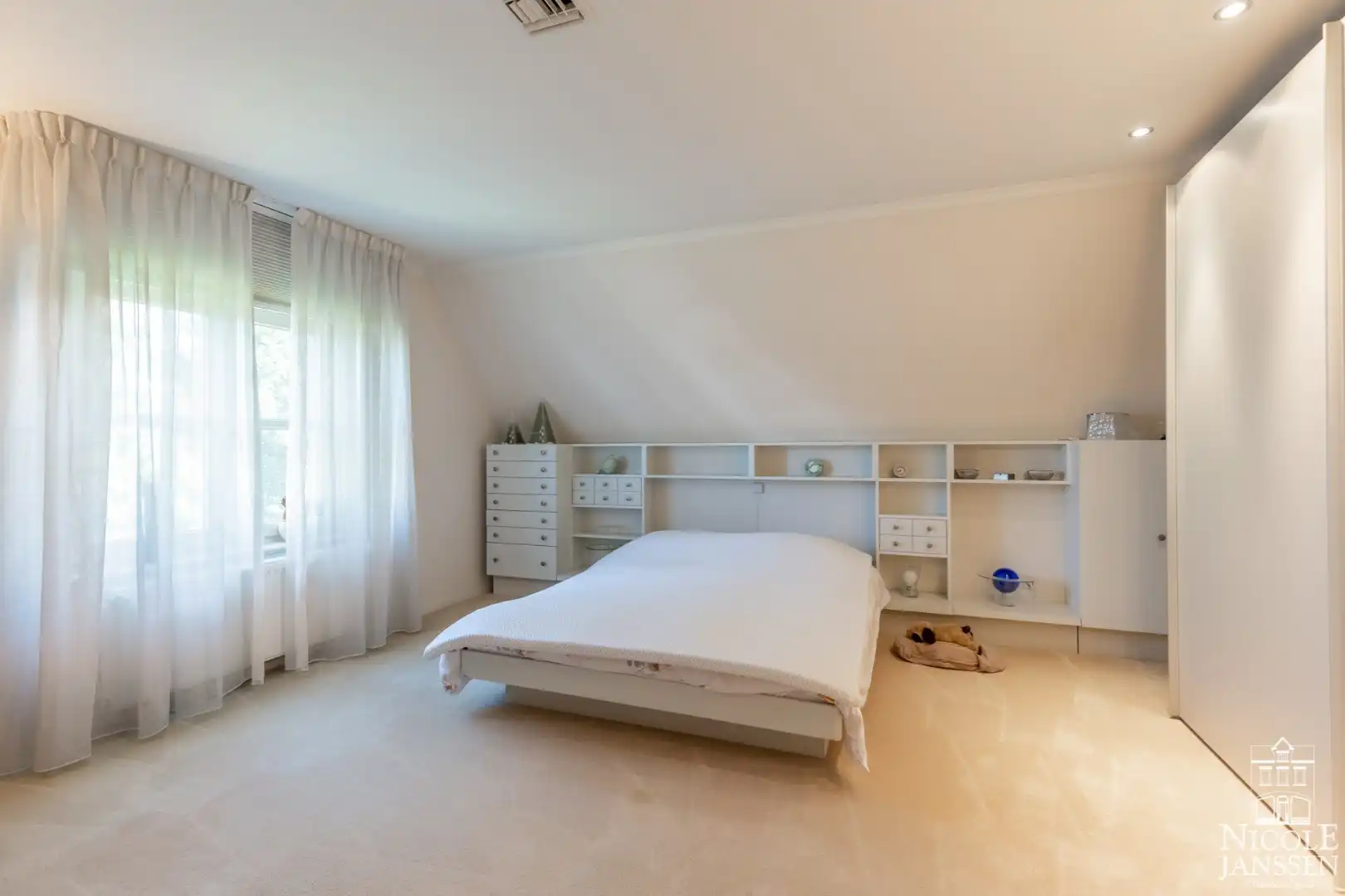 Royale villa in residentiële buurt  foto 17