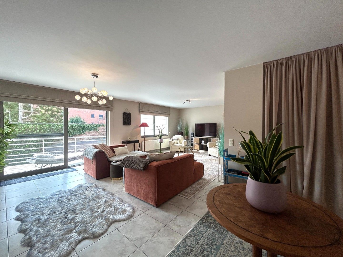 Instapklaar 2-slaapkamer appartement op wandelafstand van centrum Roeselare! foto 2