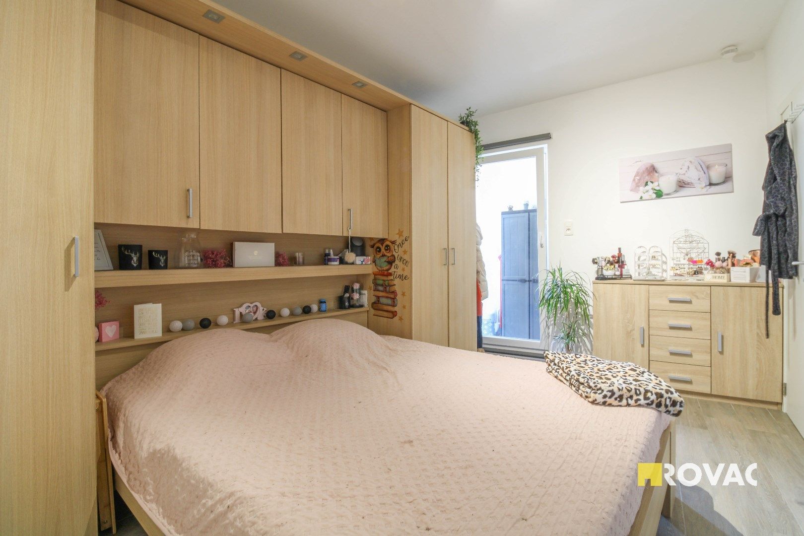 Gemeubeld appartement met garage! foto 10