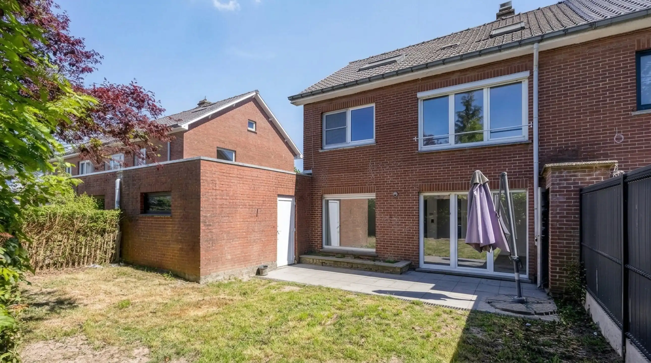 Instapklare 3-gevelwoning met garage. foto 13
