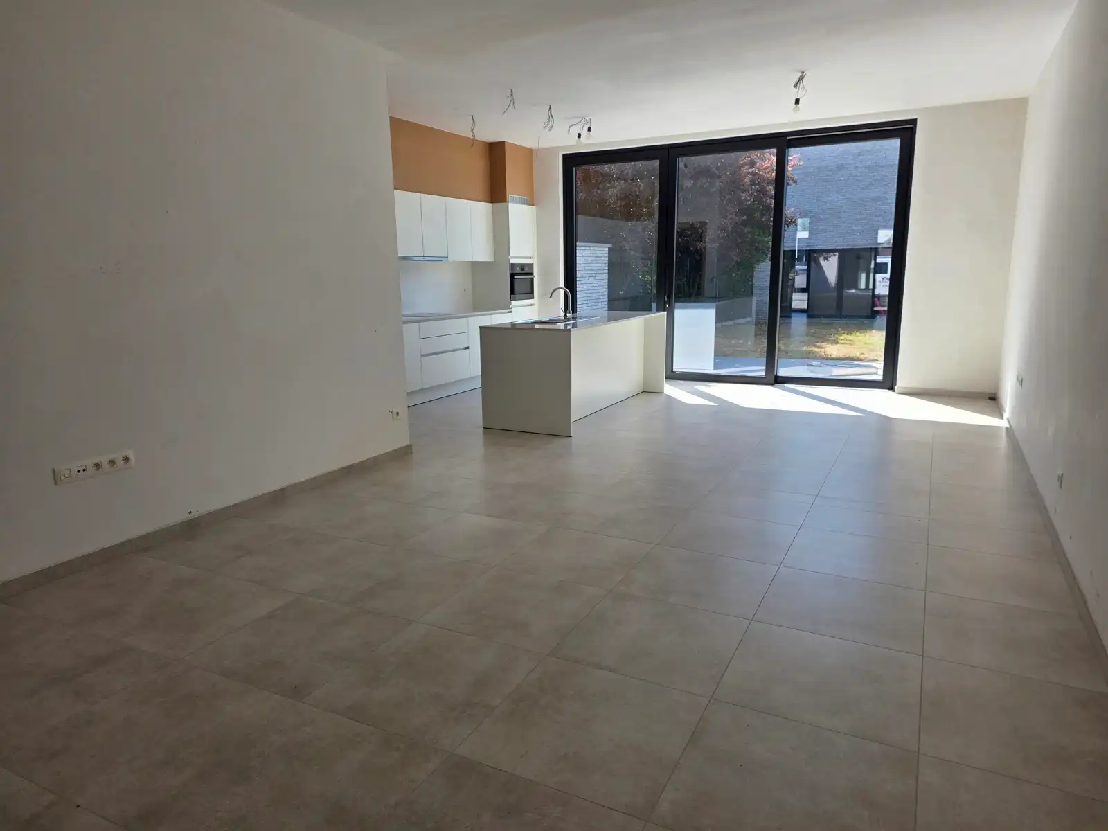 Nieuwbouwwoning met 4 slaapkamers! foto 5