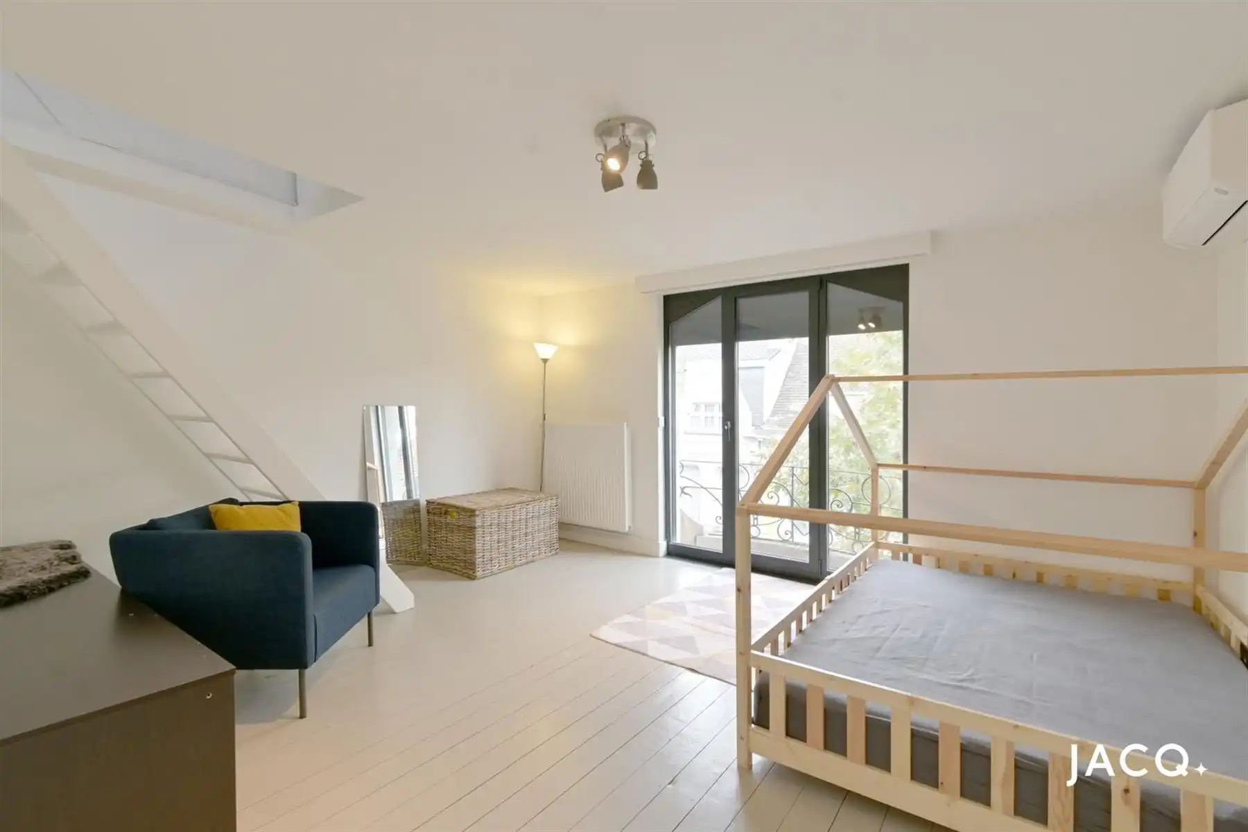 Karaktervolle, volledig gerenoveerde woning te Deurne ! foto 18