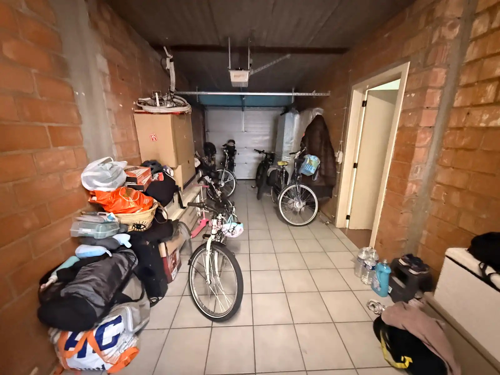 Opbrengstgebouw met 2 ruime appartementen foto 17