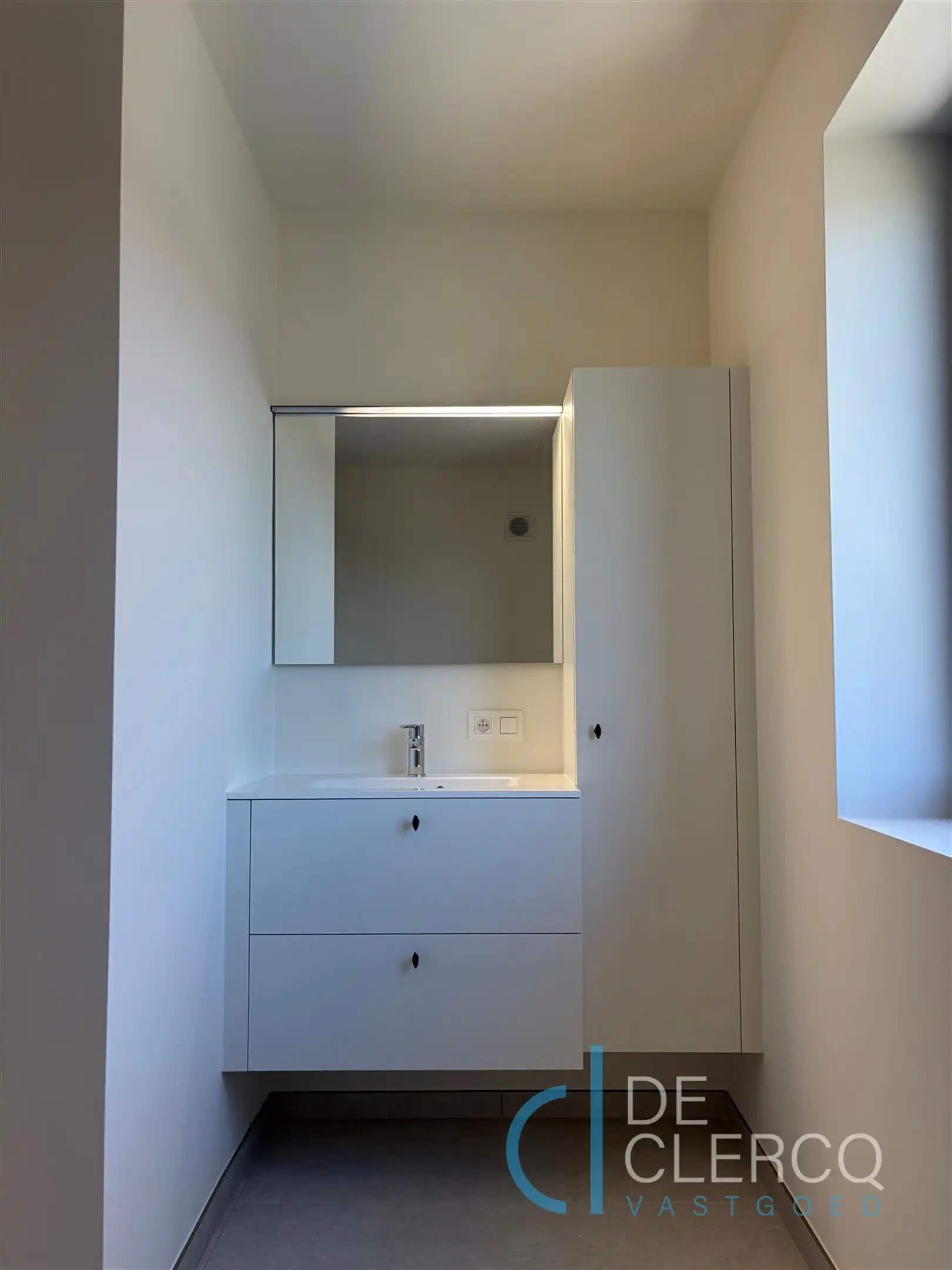 Halfopen woning met dubbele oprit te huur in Lochristi!  foto 16