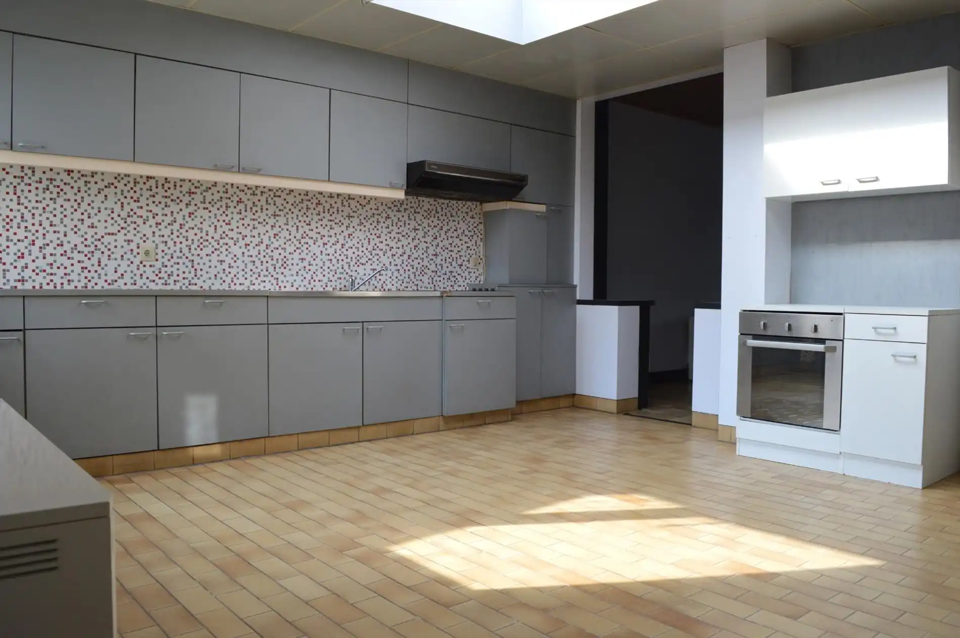 Te renoveren woning met 2 slaapkamers en tuin vlakbij te koop in Marke foto 5
