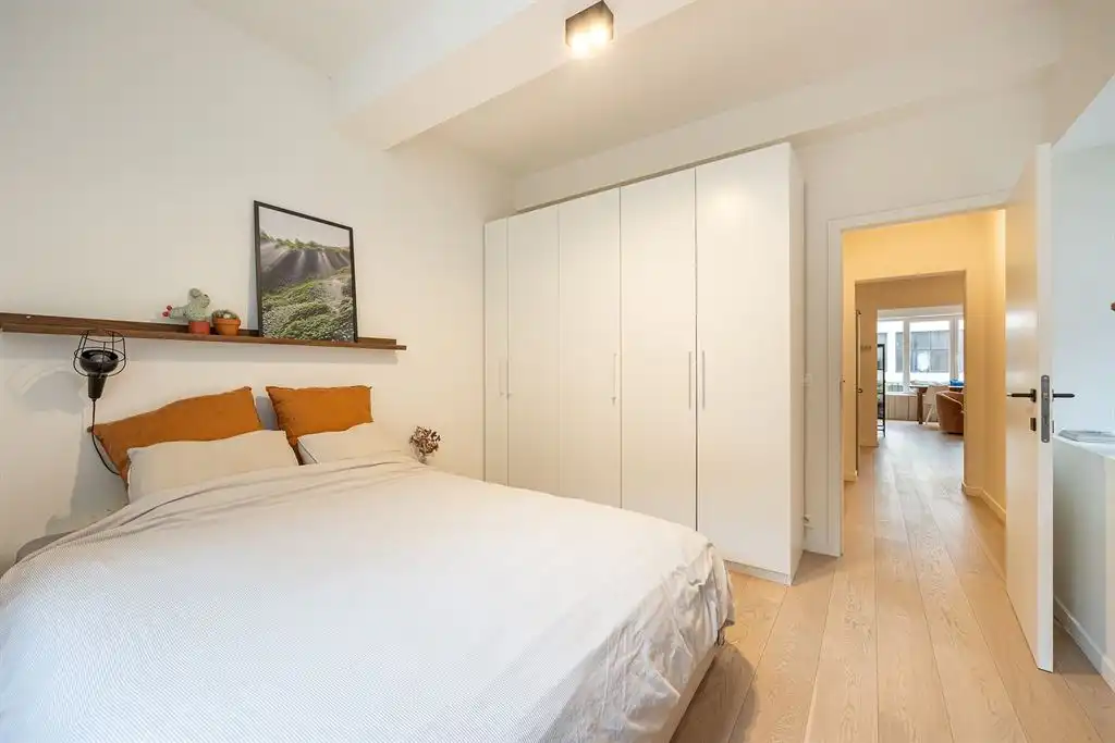 Instapklaar appartement met ruime tuin foto 14