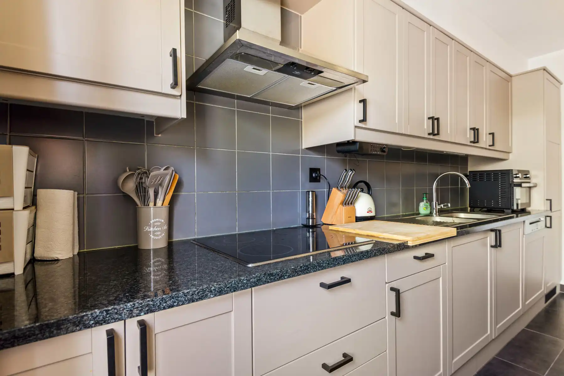 Instapklaar 2-slaapkamerappartement in rustige woonwijk nabij A12 foto 7