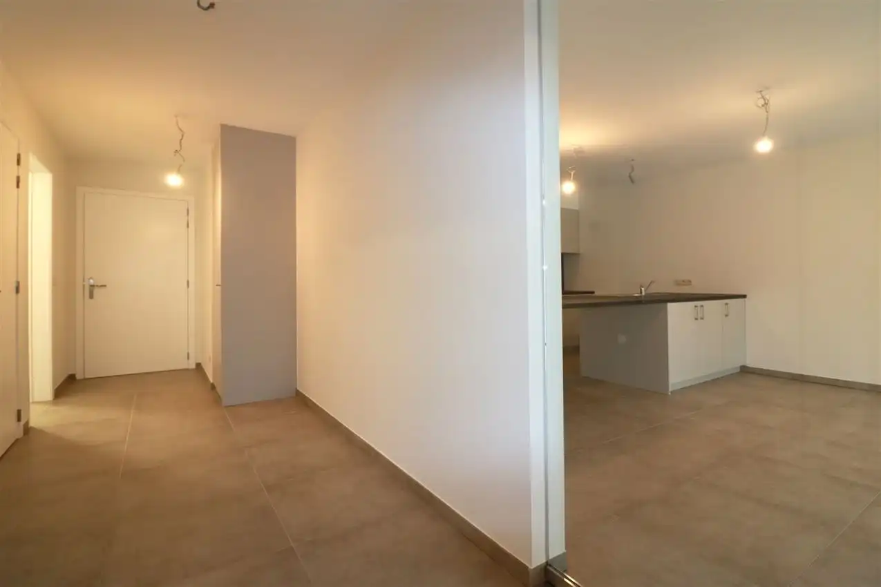 Alles gelijkvloers, oostgericht terras en tuintje, zalig rustig met zicht op maagdentoren foto 4