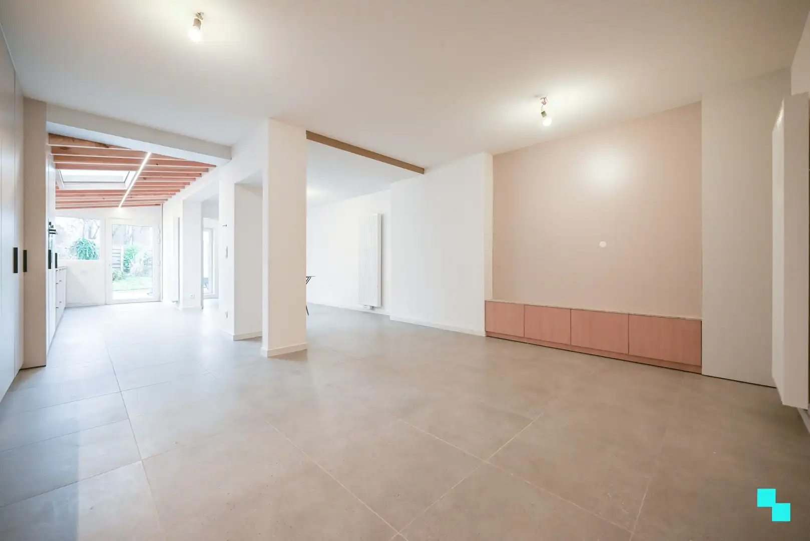 Ruime, instapklare woning met 4 slaapkamers nabij het centrum van Izegem foto 4