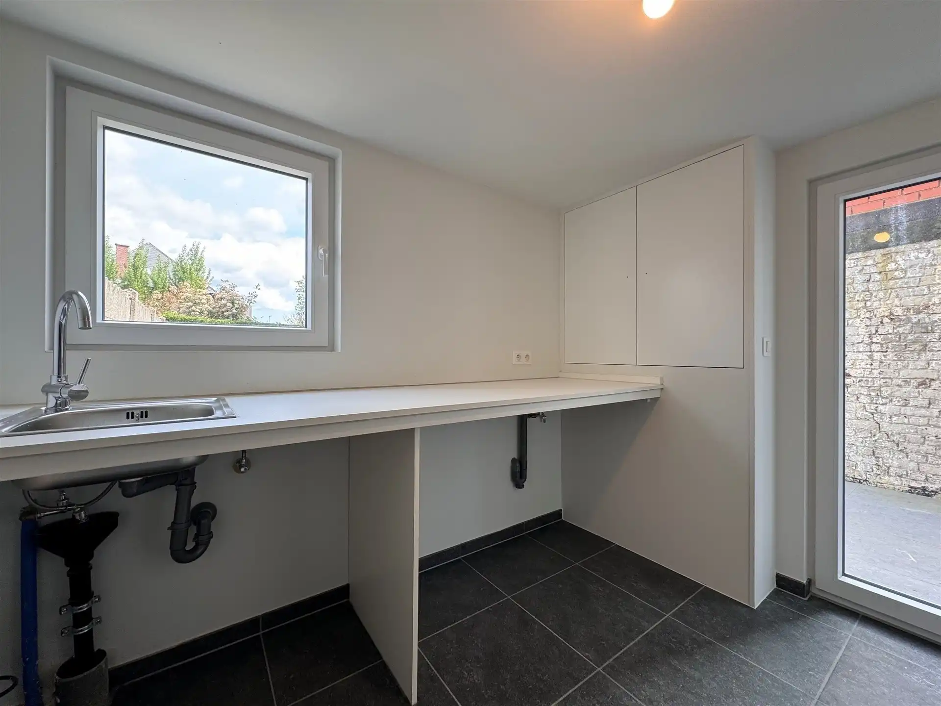 Gunstig gelegen woning met 4 slaapkamers en tuin. foto 18