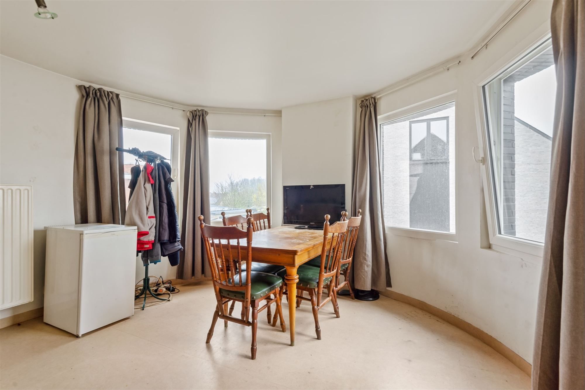 Op te frissen appartement met 1 slaapkamer op de 1ste verdieping foto 10