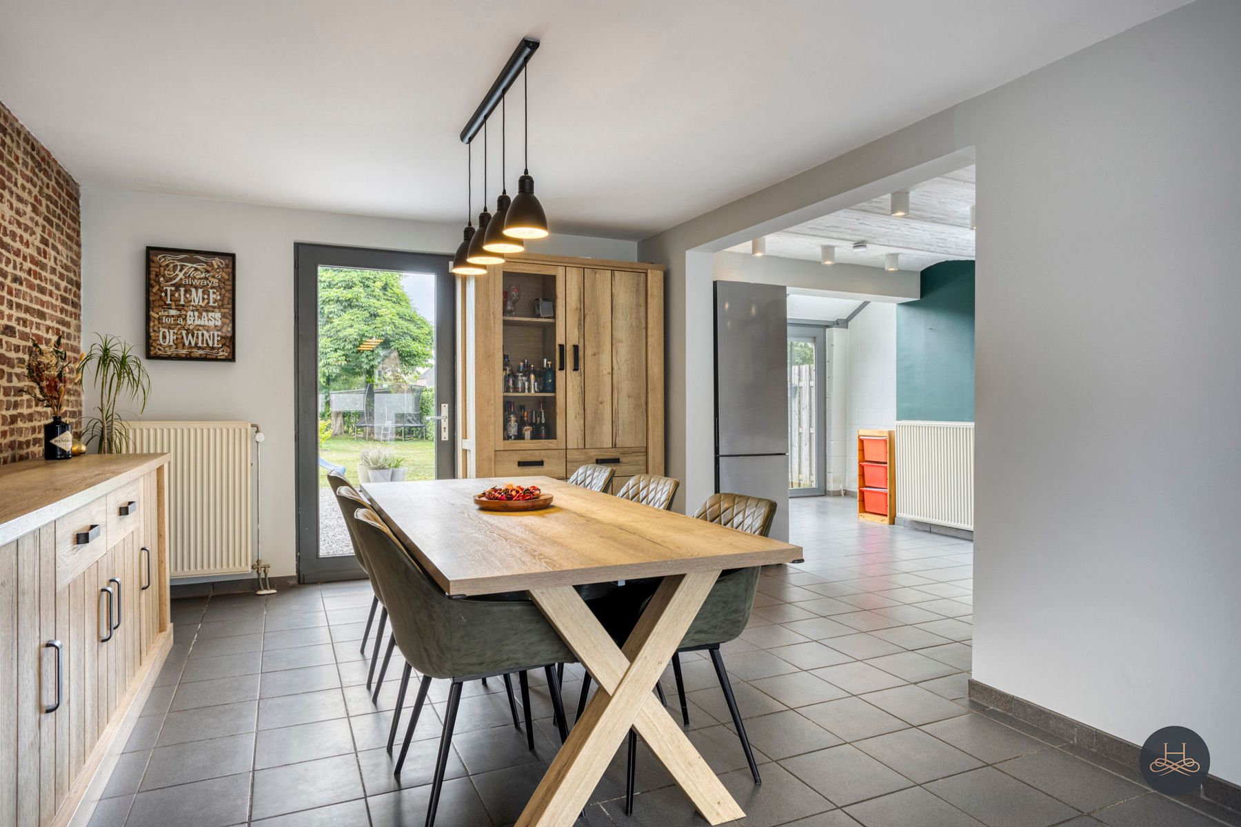 Charmante, gerenoveerde halfopen woning met grote tuin foto 14