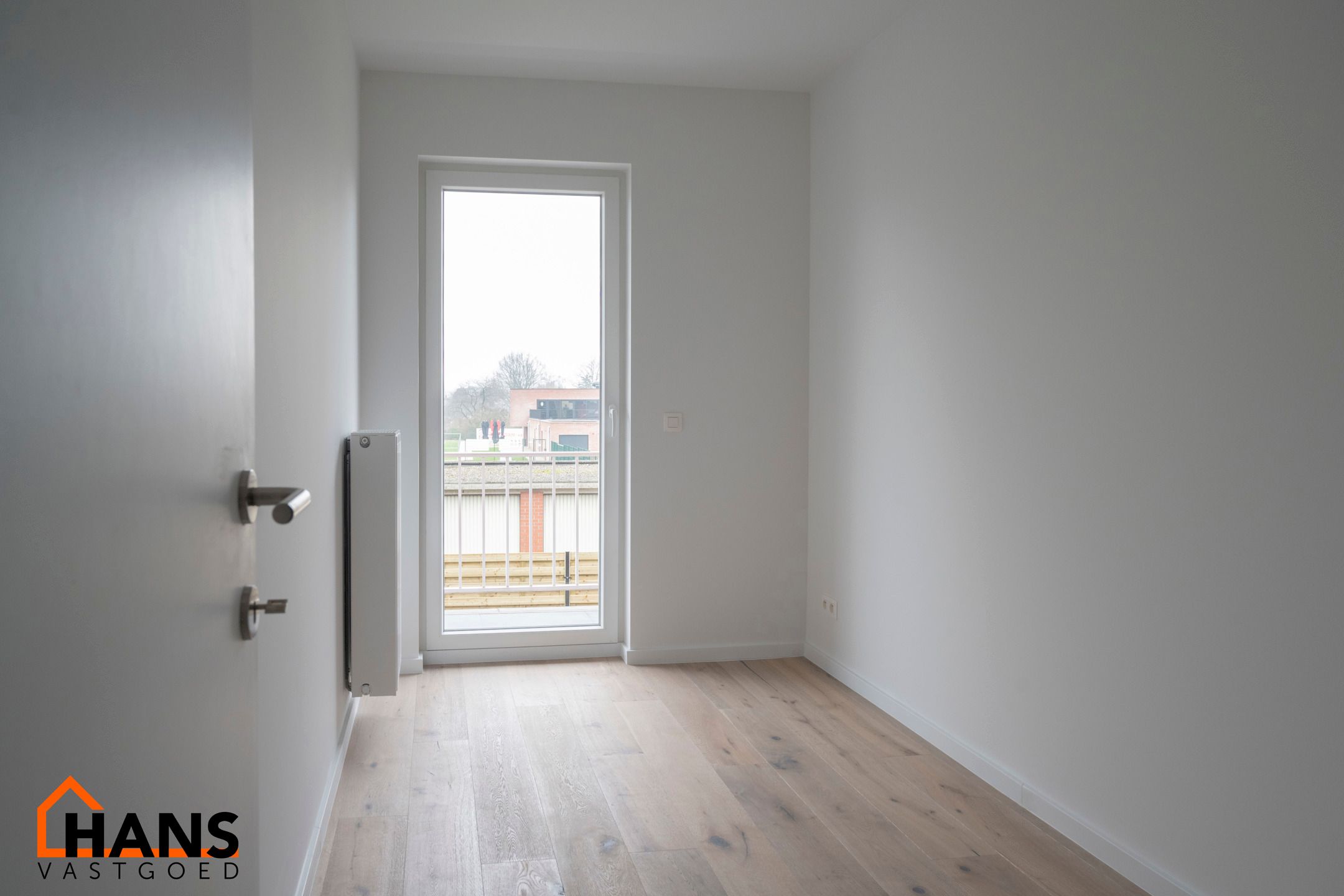 Gerenoveerd appartement met 2 slaapkamers foto 6