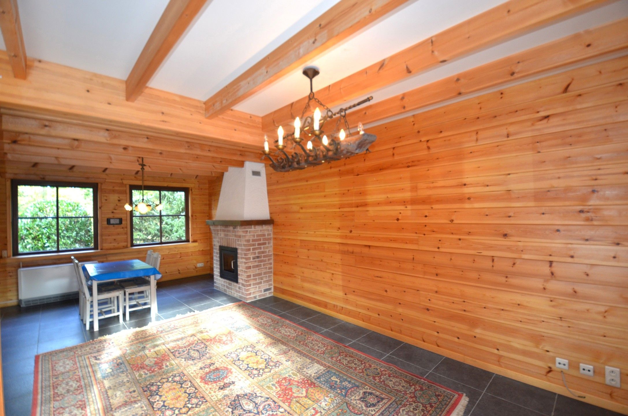 Ruime woning met veel grond foto 7