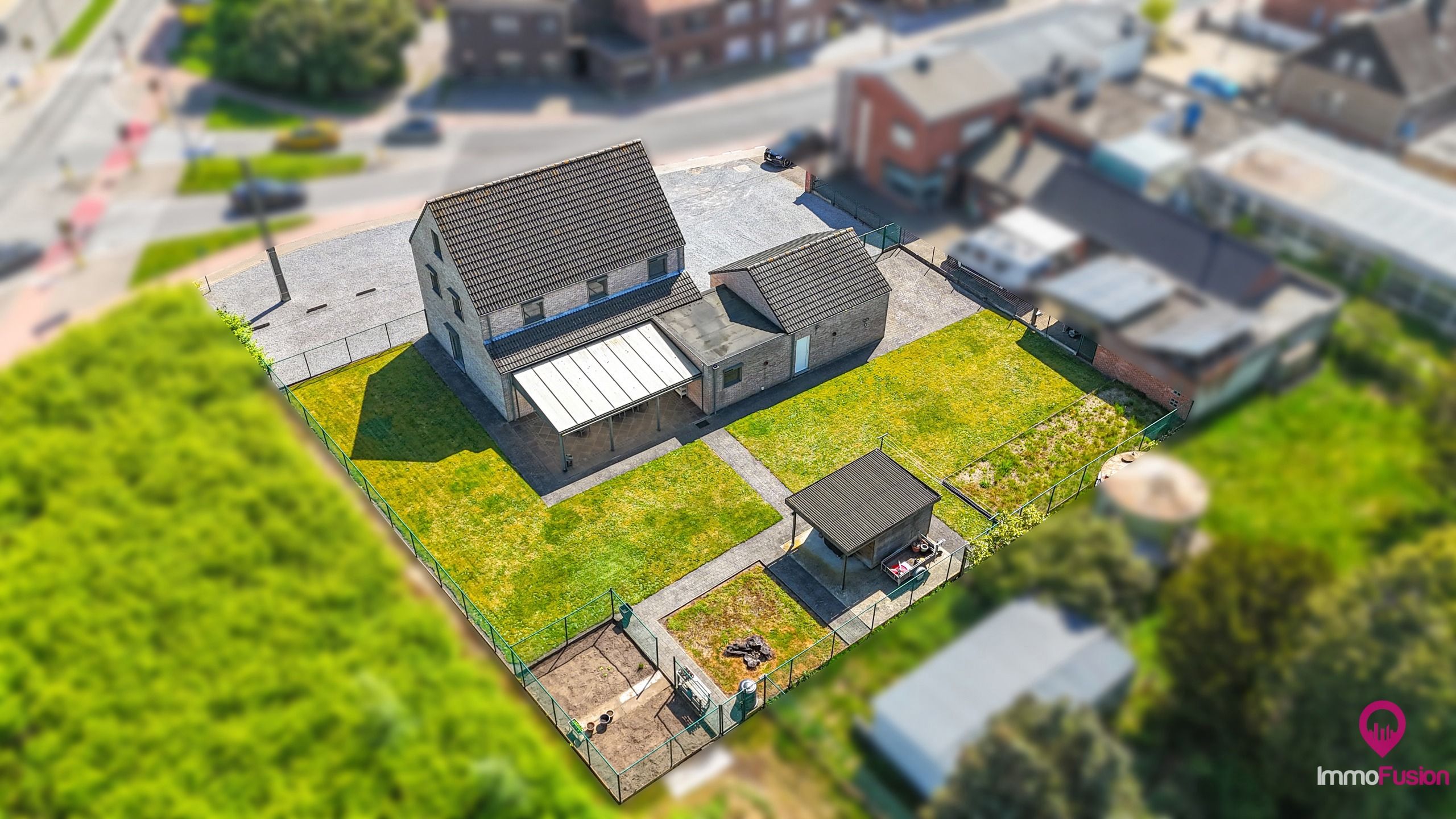 Ruime gezinswoning met 3 slpks, dubbele garage en grote tuin! foto 59