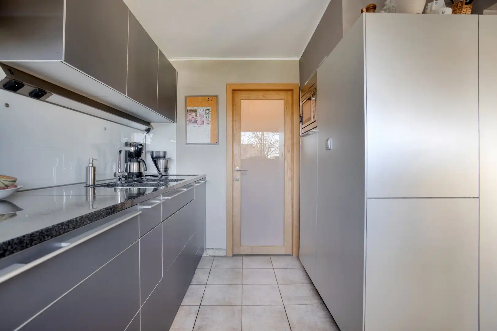 Ruime bel-etage woning met tuin, garage en 3 slaapkamers in Dilbeek  foto 8