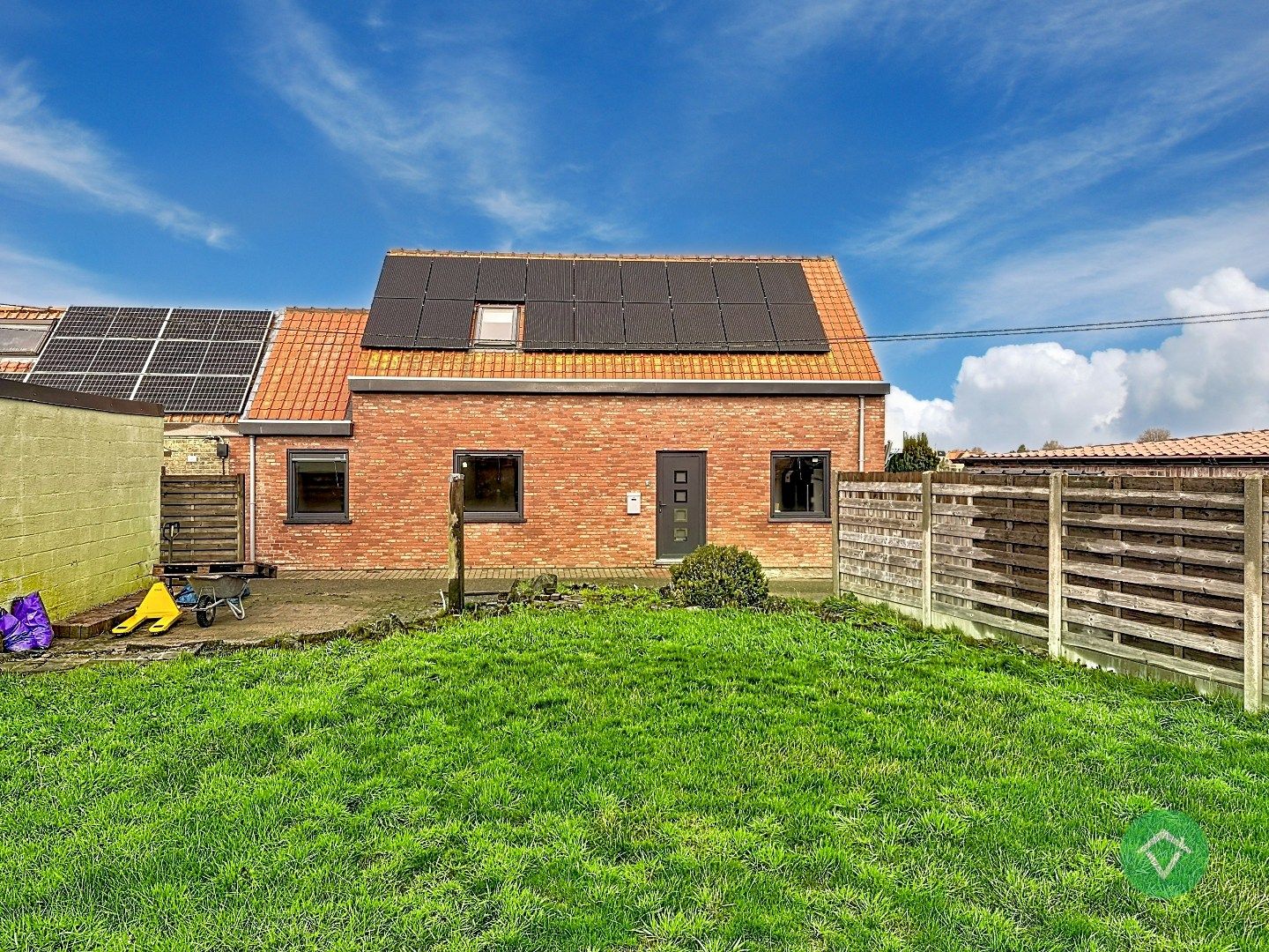 Nieuwbouwwoning te koop in Eernegem – energiezuinig en instapklaar foto {{pictureIndex}}