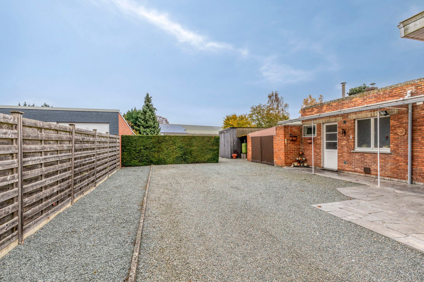 Solide en ruime te renoveren gezinswoning op toplocatie foto 20